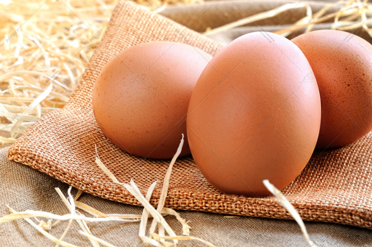Tamron SP 24-70mm F2.8 Di VC USD sample photo. Eggs on a burlap bag on a table photography