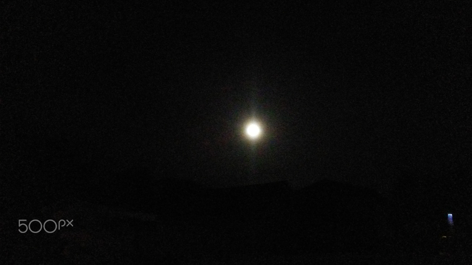 LG Zone3 sample photo. A winter's moon photography