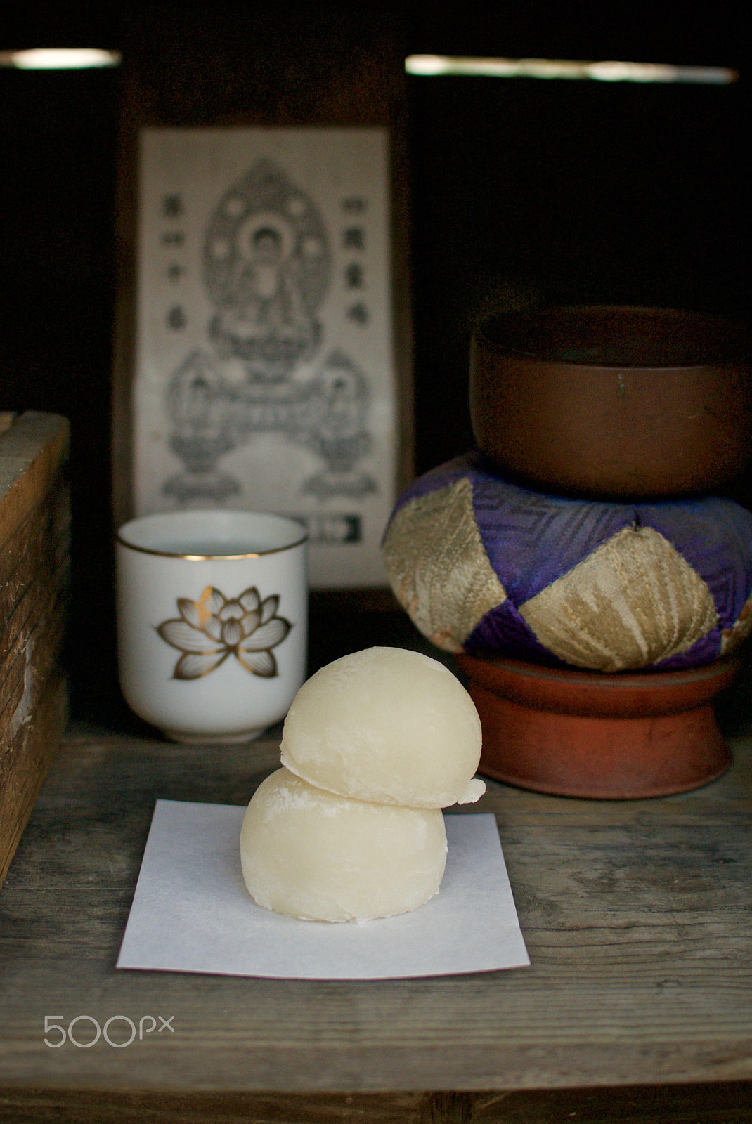 Nikon 1 J2 + Nikon 1 Nikkor 18.5mm F1.8 sample photo. Shinto tableaux with pounded rice cakes photography