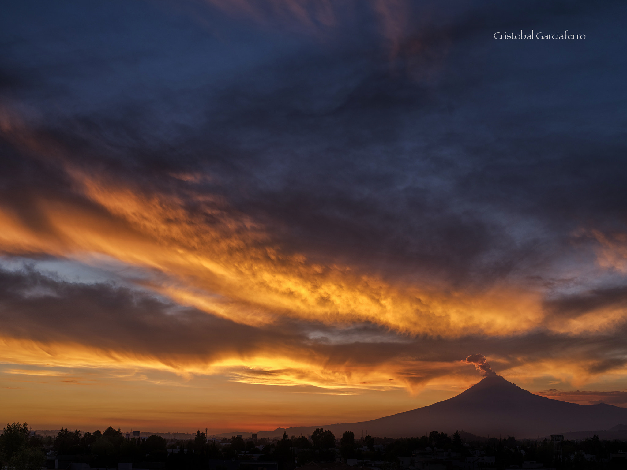 Pentax 645Z sample photo. Dramatic sunset and volcano photography