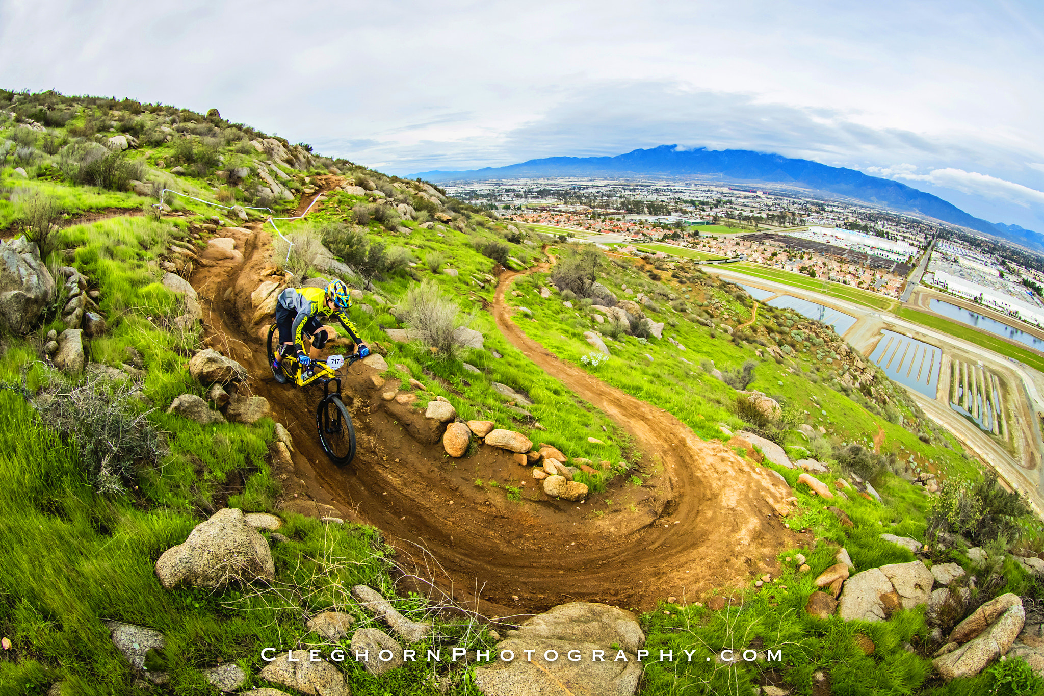 Canon EF 8-15mm F4L Fisheye USM sample photo. Switchback photography