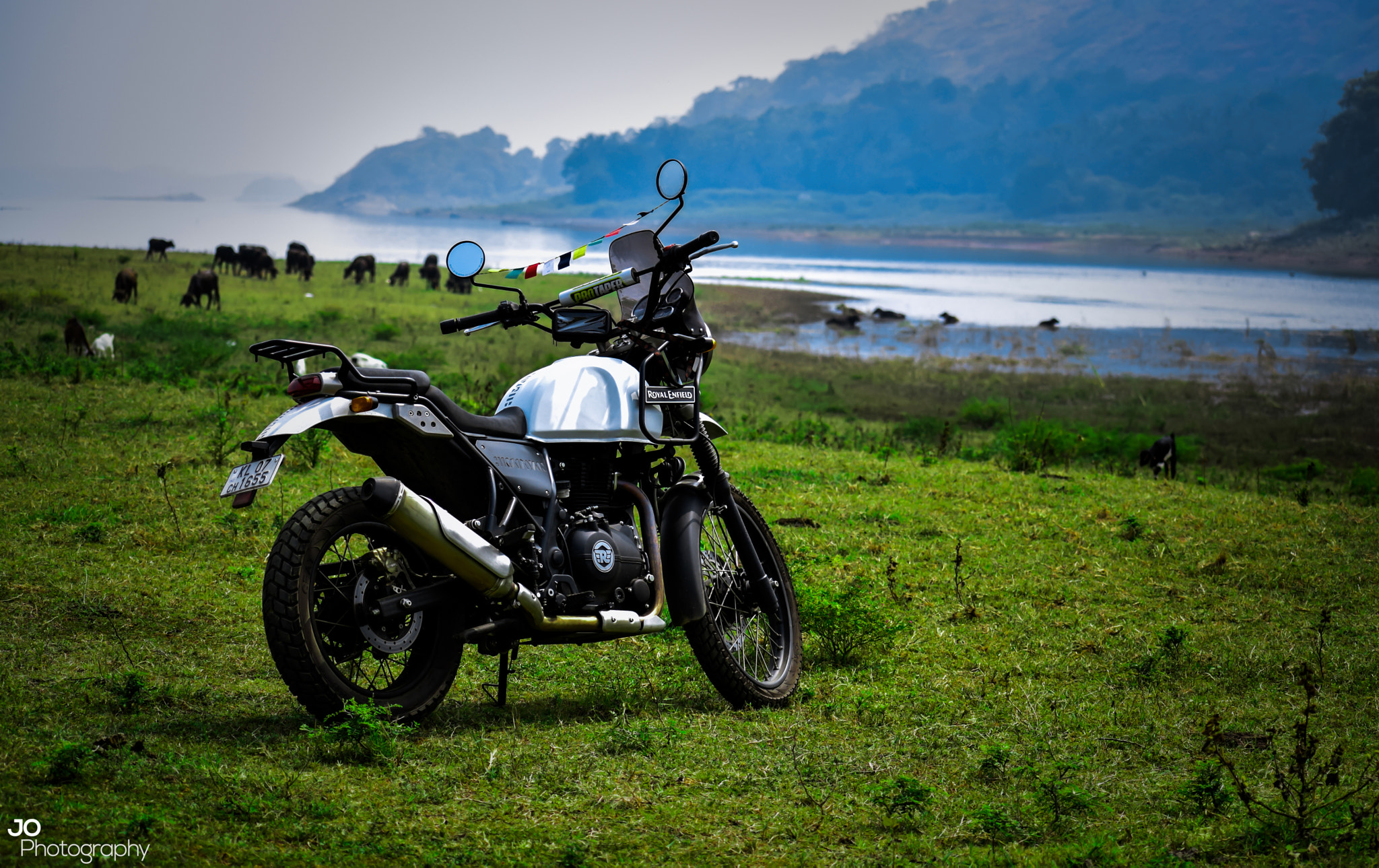 Nikon D5300 + Sigma 70-300mm F4-5.6 DG OS sample photo. Automotive photography