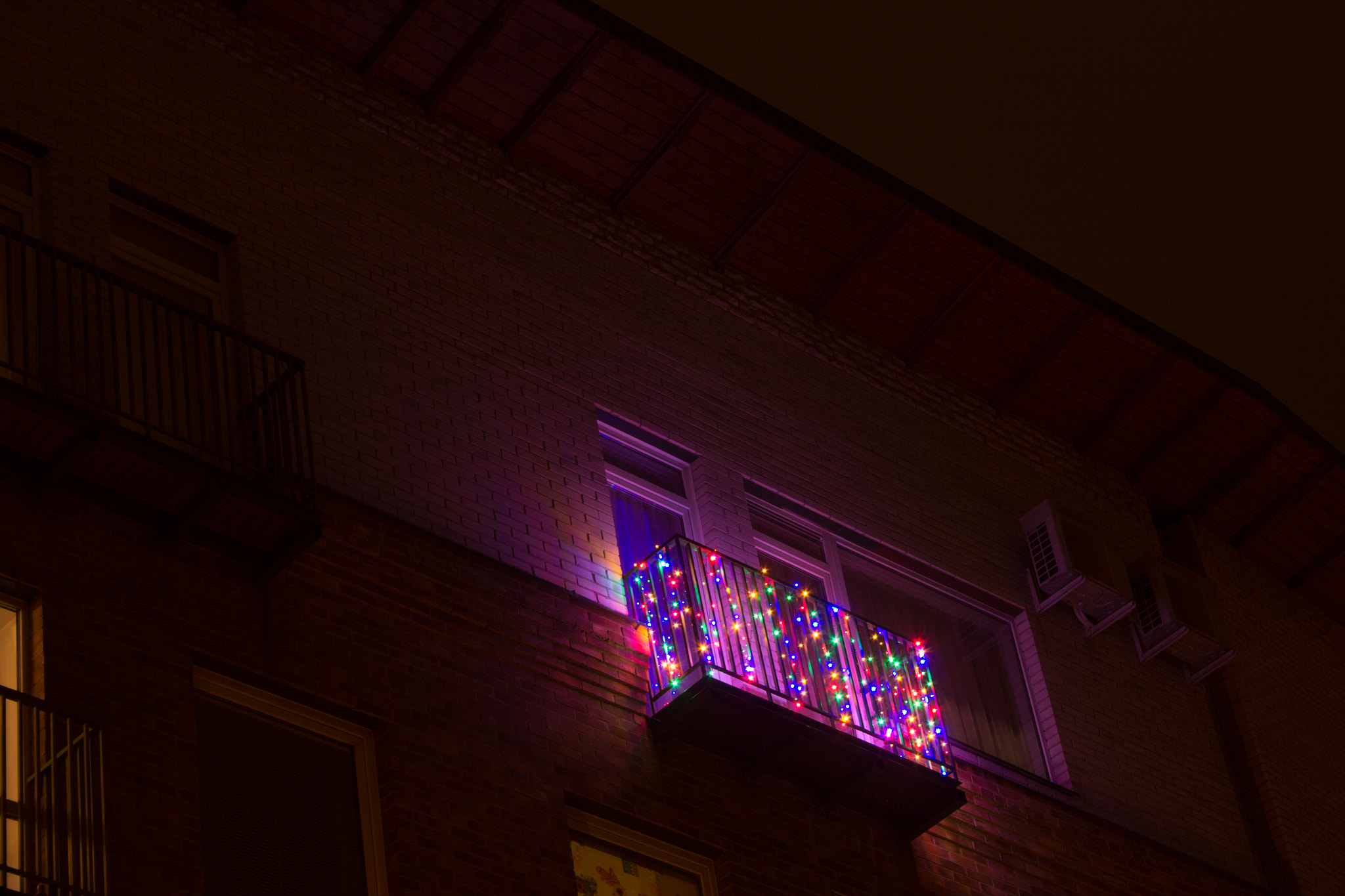 Canon EF-S 18-55mm F3.5-5.6 II sample photo. Lonely lights  photography