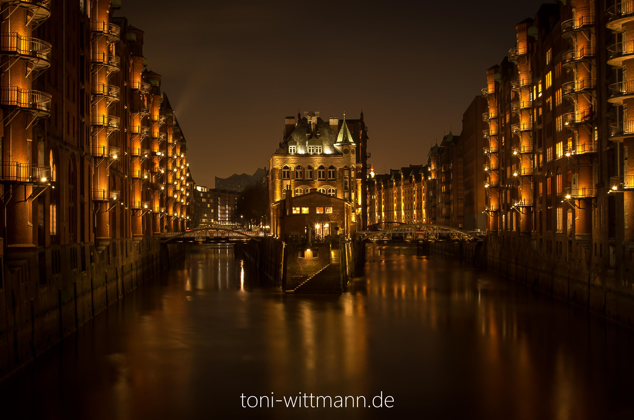 Pentax K-5 II + Tamron SP AF 10-24mm F3.5-4.5 Di II LD Aspherical (IF) sample photo. Wasserschloss (poggenmühlenbrücke) photography