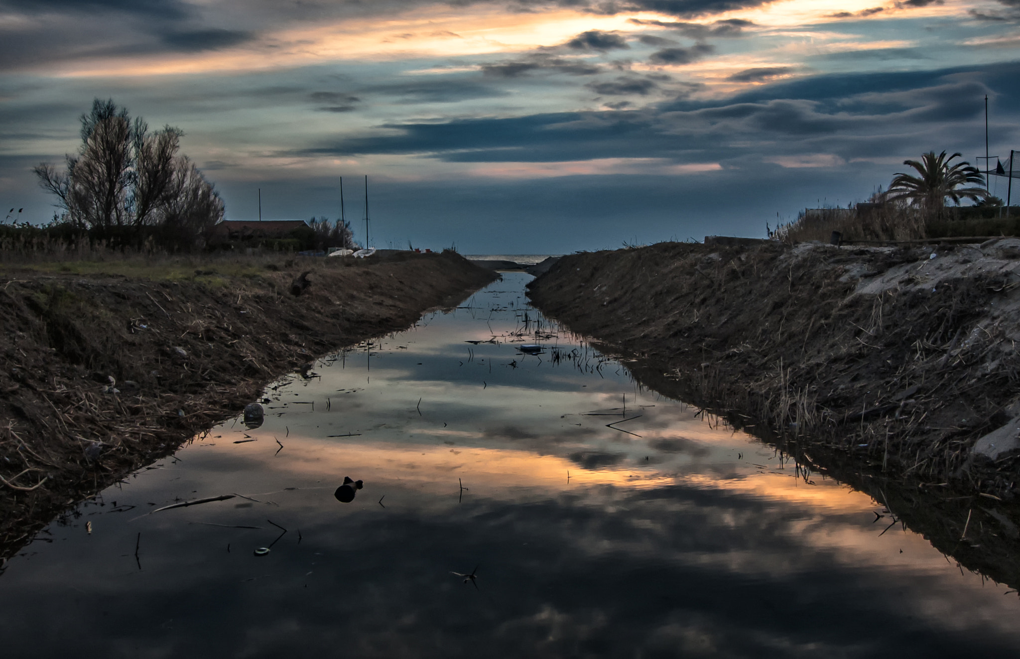 Nikon D50 sample photo. The river goes to the sea photography