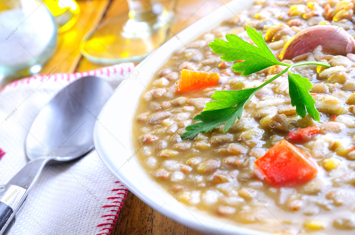 Tamron SP 24-70mm F2.8 Di VC USD sample photo. Lentil stew with red pepper and garlic photography
