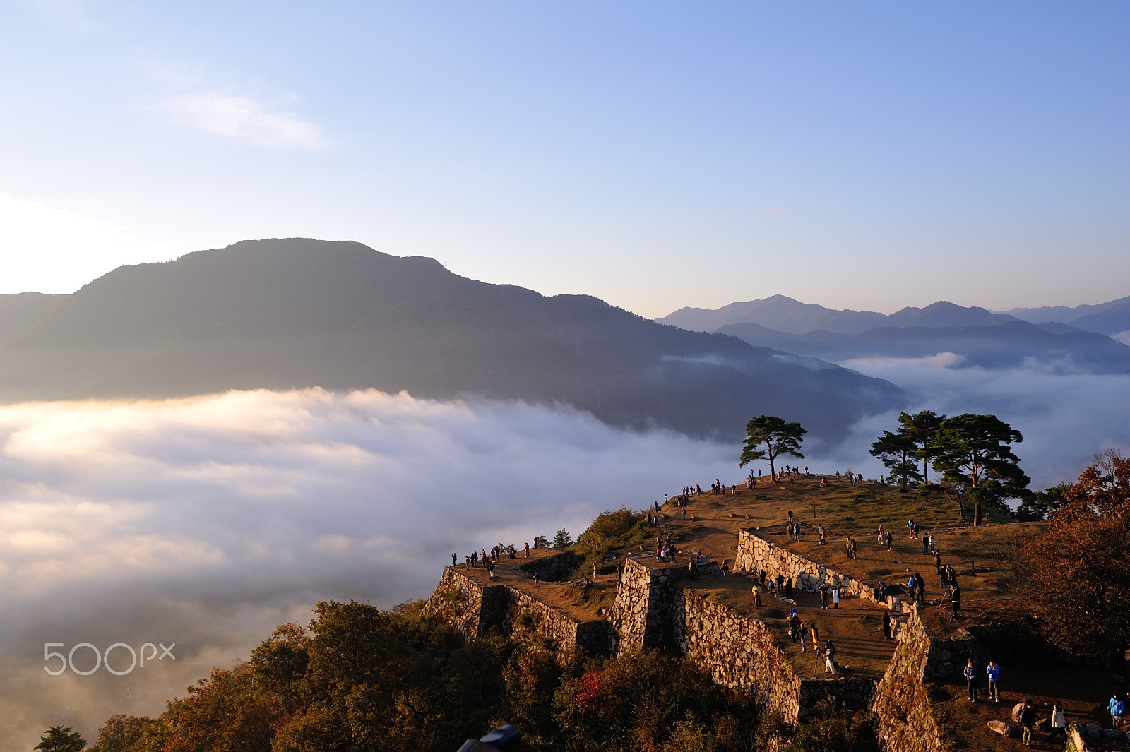 Nikon D700 + Nikon AF-S Nikkor 28mm F1.8G sample photo. 竹田城跡　castle in the sky photography