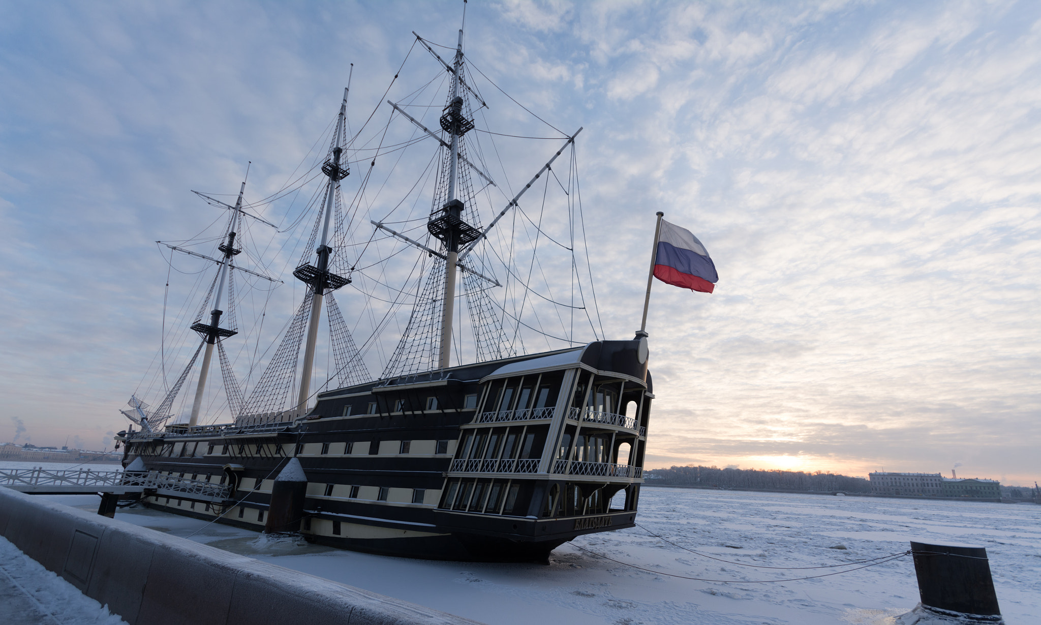 Sigma 10-20mm F4-5.6 EX DC HSM sample photo. An old frigate photography