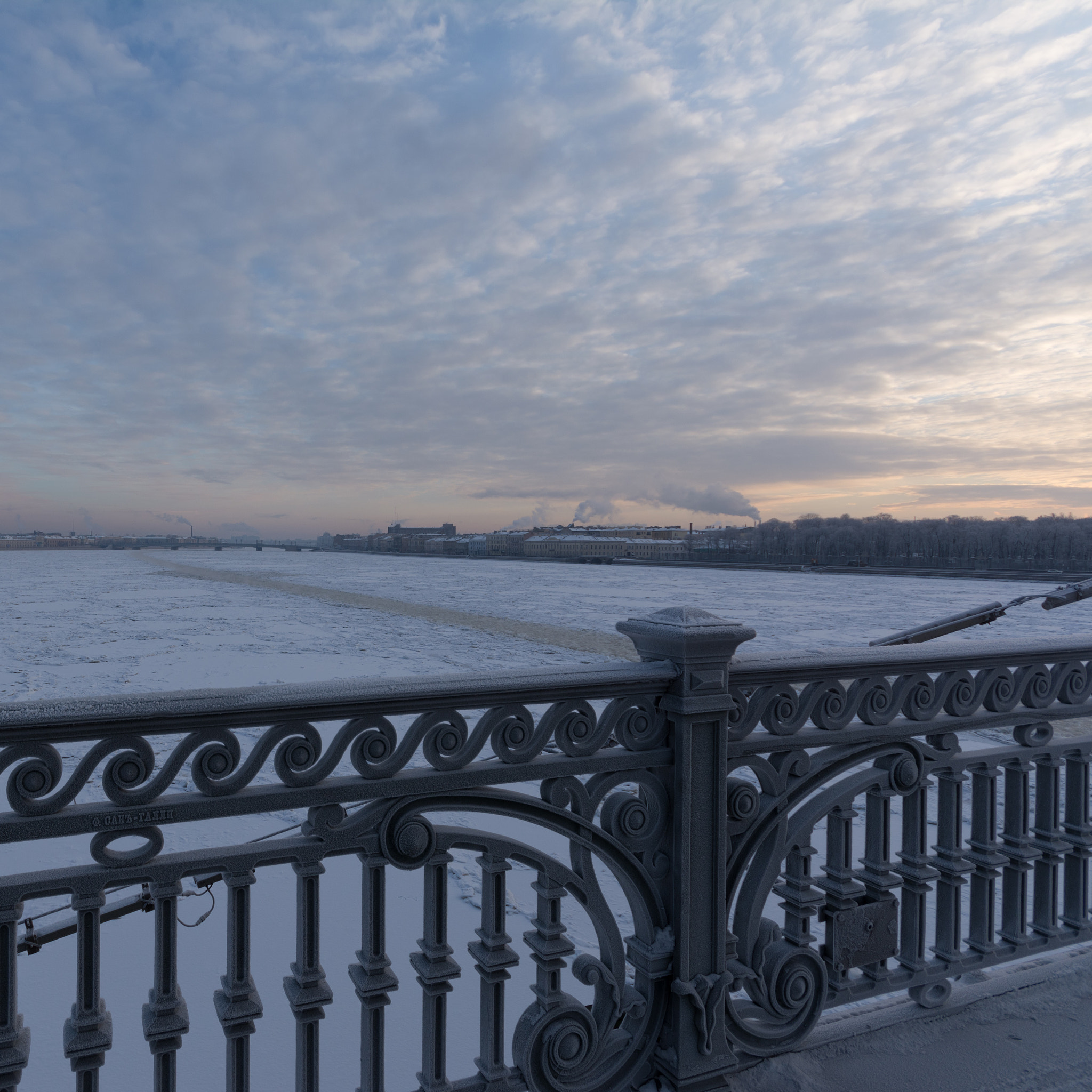 Sigma 10-20mm F4-5.6 EX DC HSM sample photo. On the bridge photography