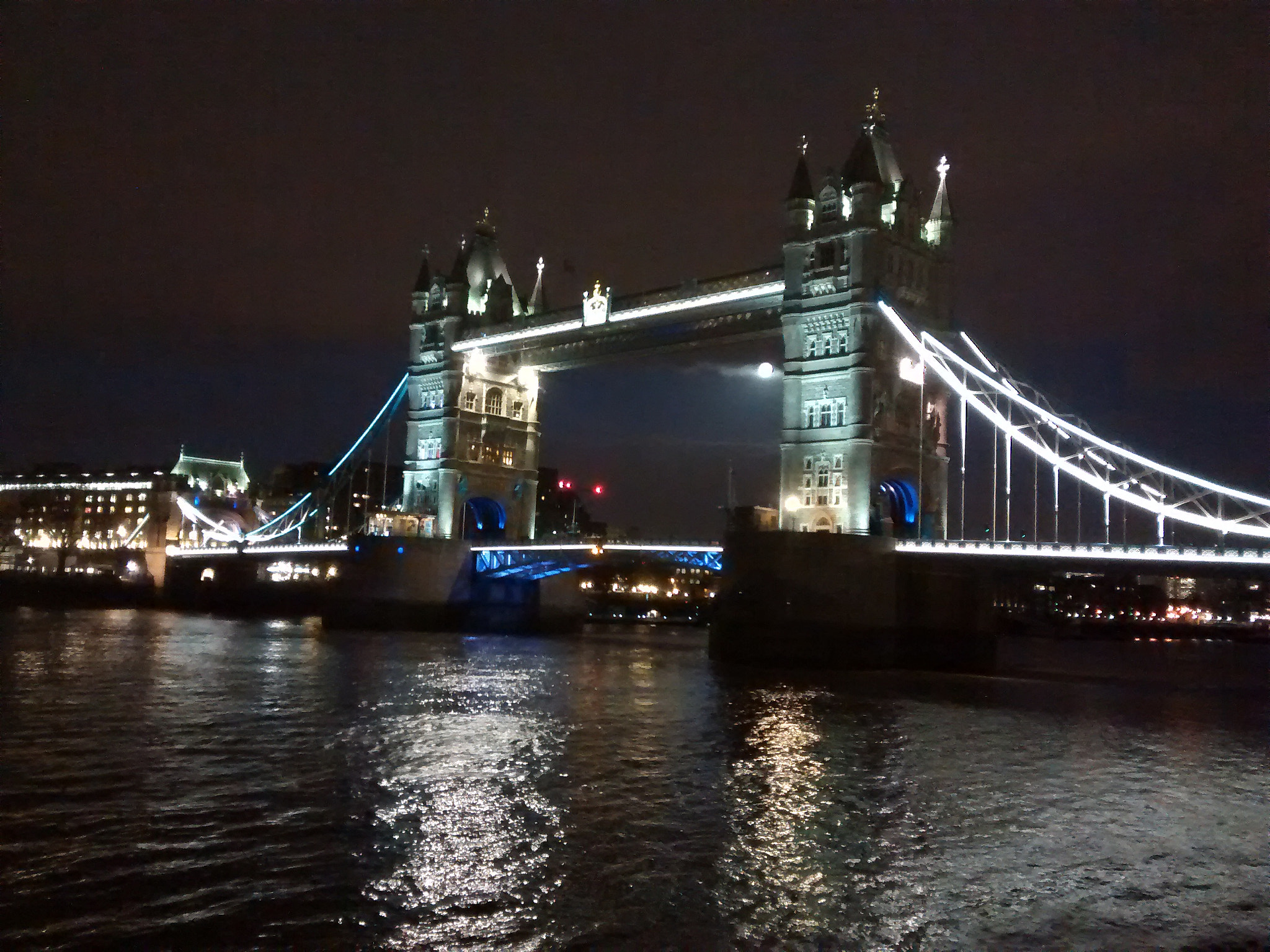 Motorola Moto G with 4G LTE (1st Gen) sample photo. London bridge photography