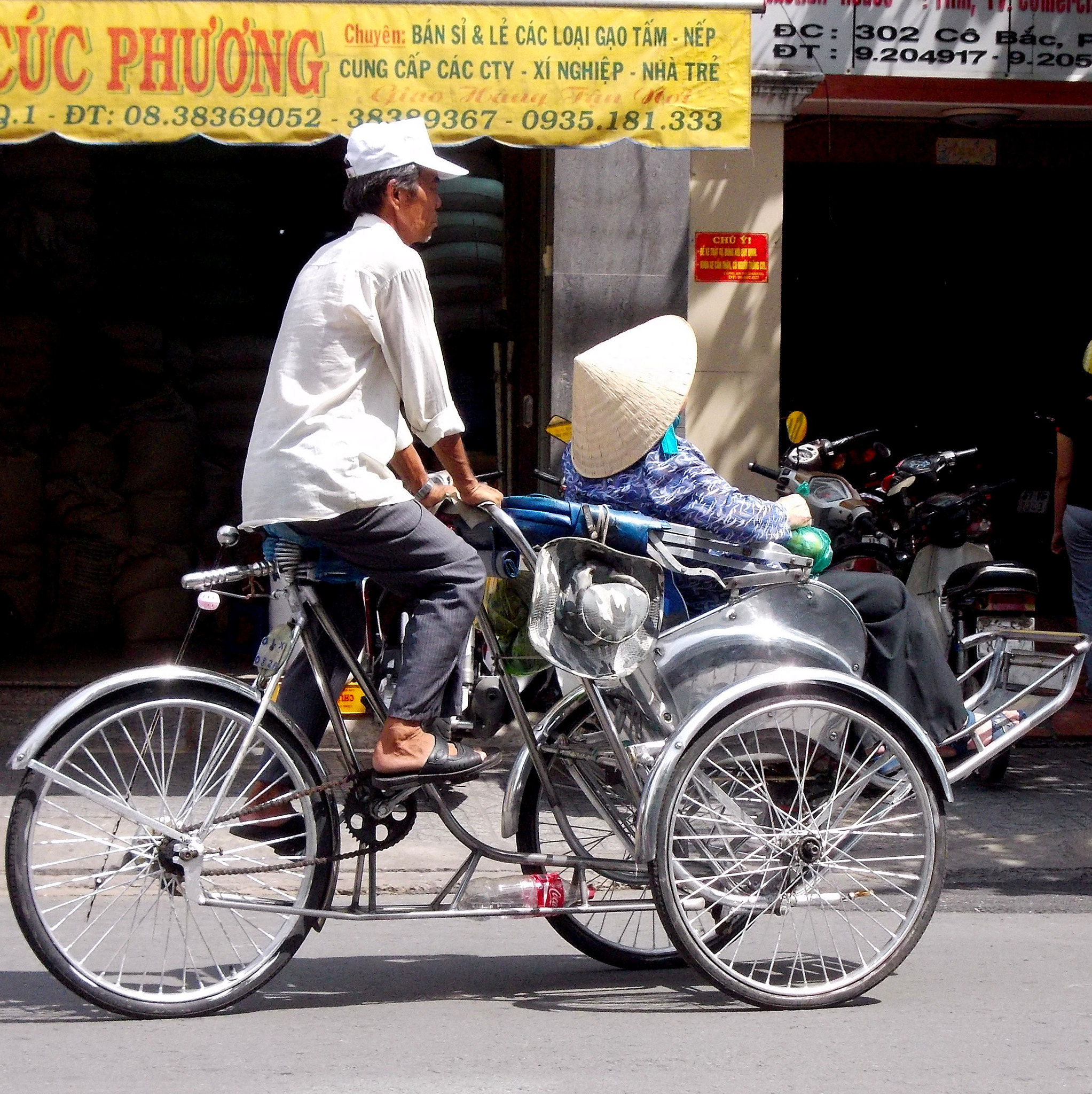 Nikon COOLPIX L25 sample photo. Vn people lot() photography