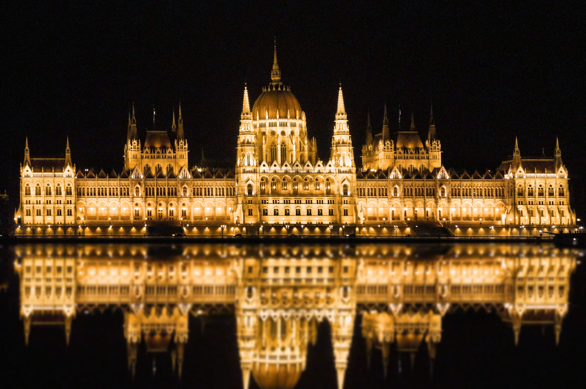Sony Cyber-shot DSC-W350 sample photo. Budapest reflection photography