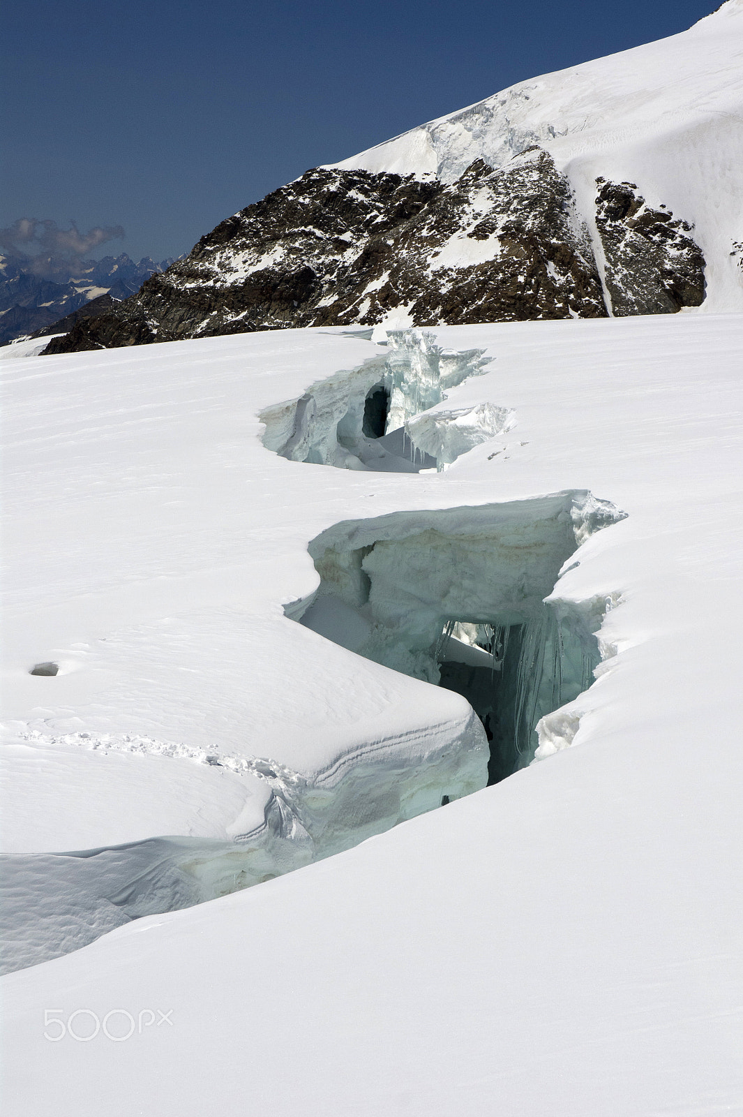 Samsung NX 18-55mm F3.5-5.6 OIS sample photo. Big crevasse photography