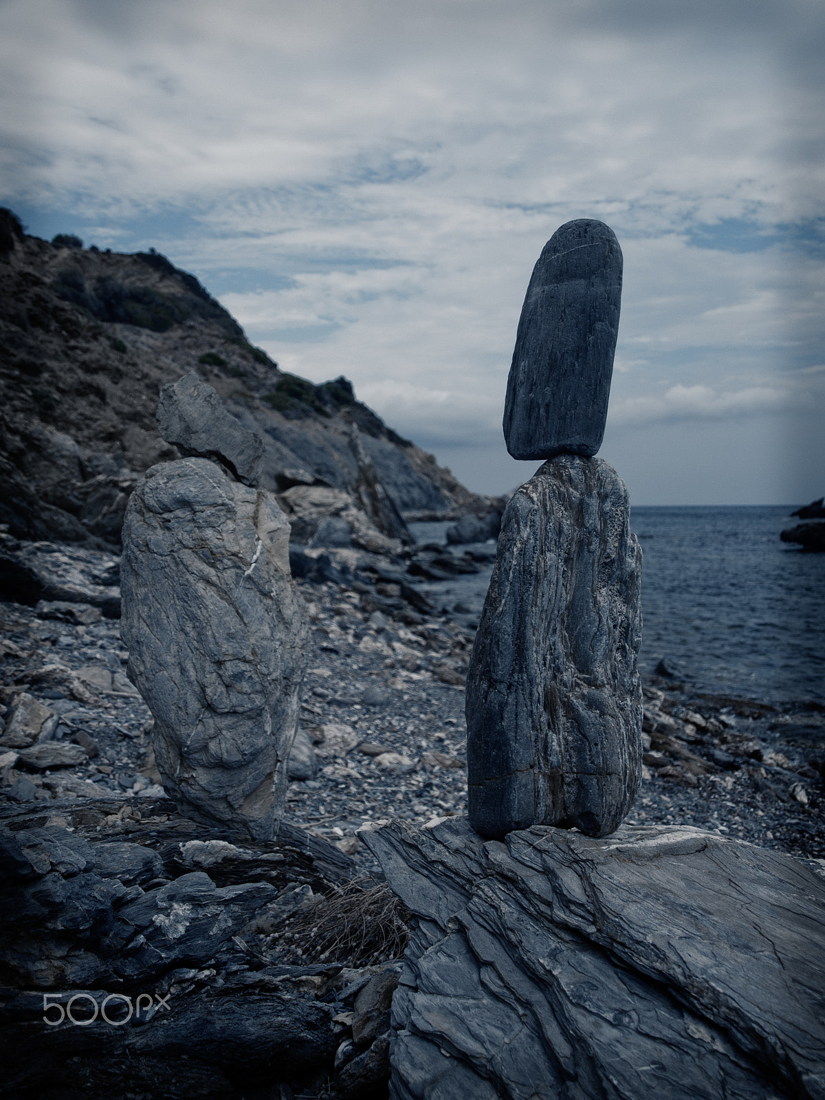 Olympus E-520 (EVOLT E-520) + OLYMPUS 14-42mm Lens sample photo. Rock blue photography
