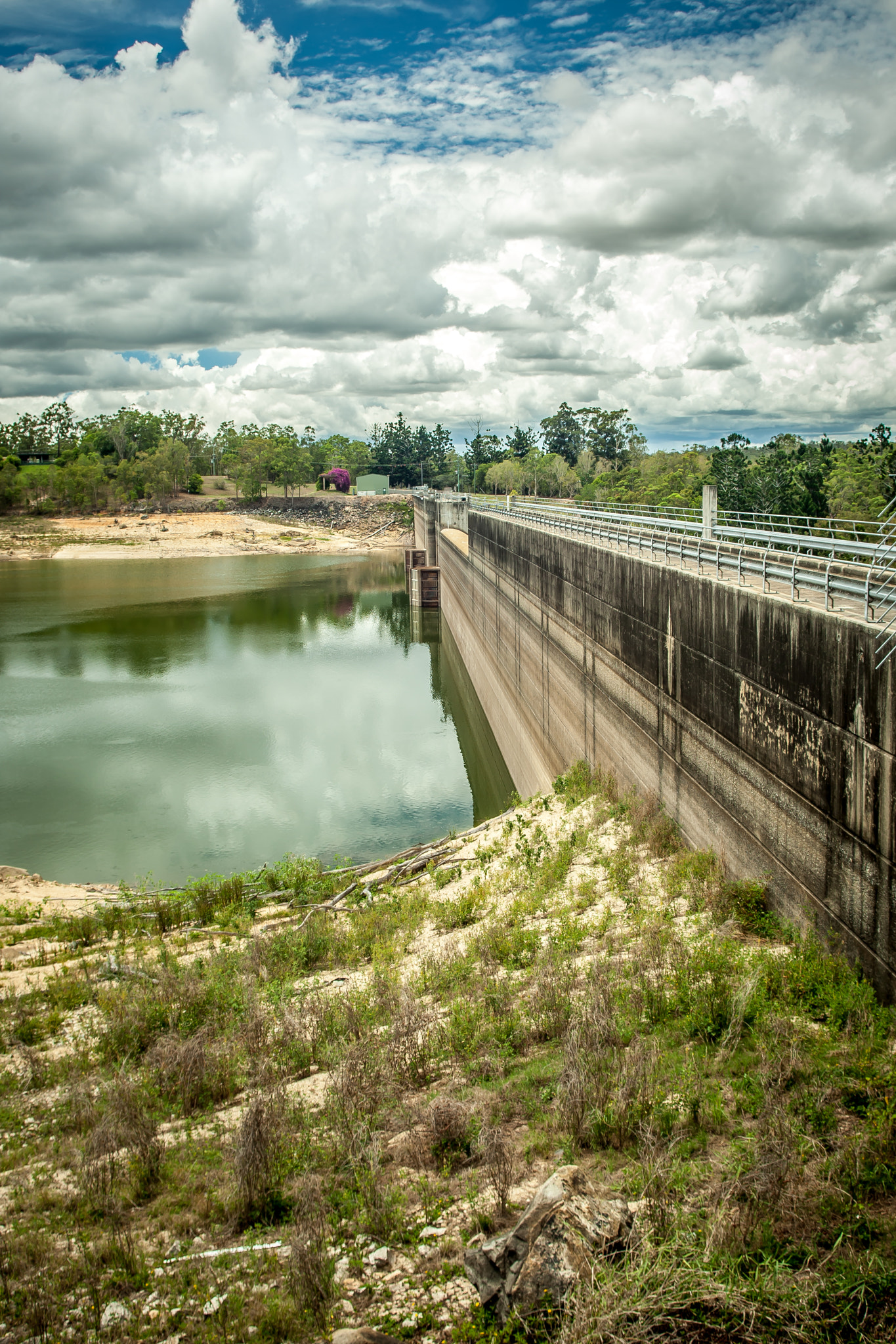 Canon EOS-1D Mark III + Tamron AF 19-35mm f/3.5-4.5 sample photo. Height of water to the tinaroo dam walljpg o photography