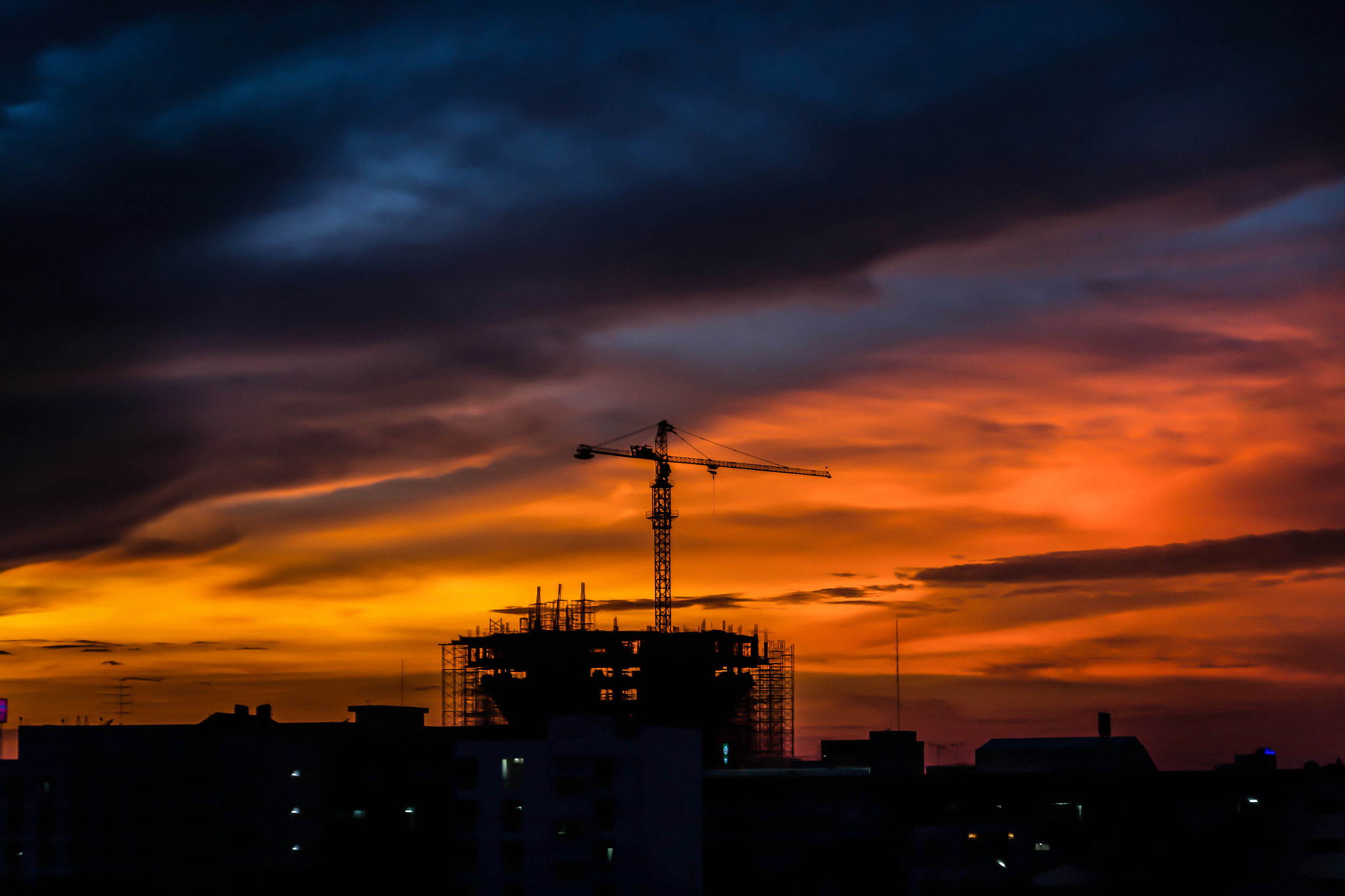 Canon EOS 600D (Rebel EOS T3i / EOS Kiss X5) sample photo. Construction sunset photography