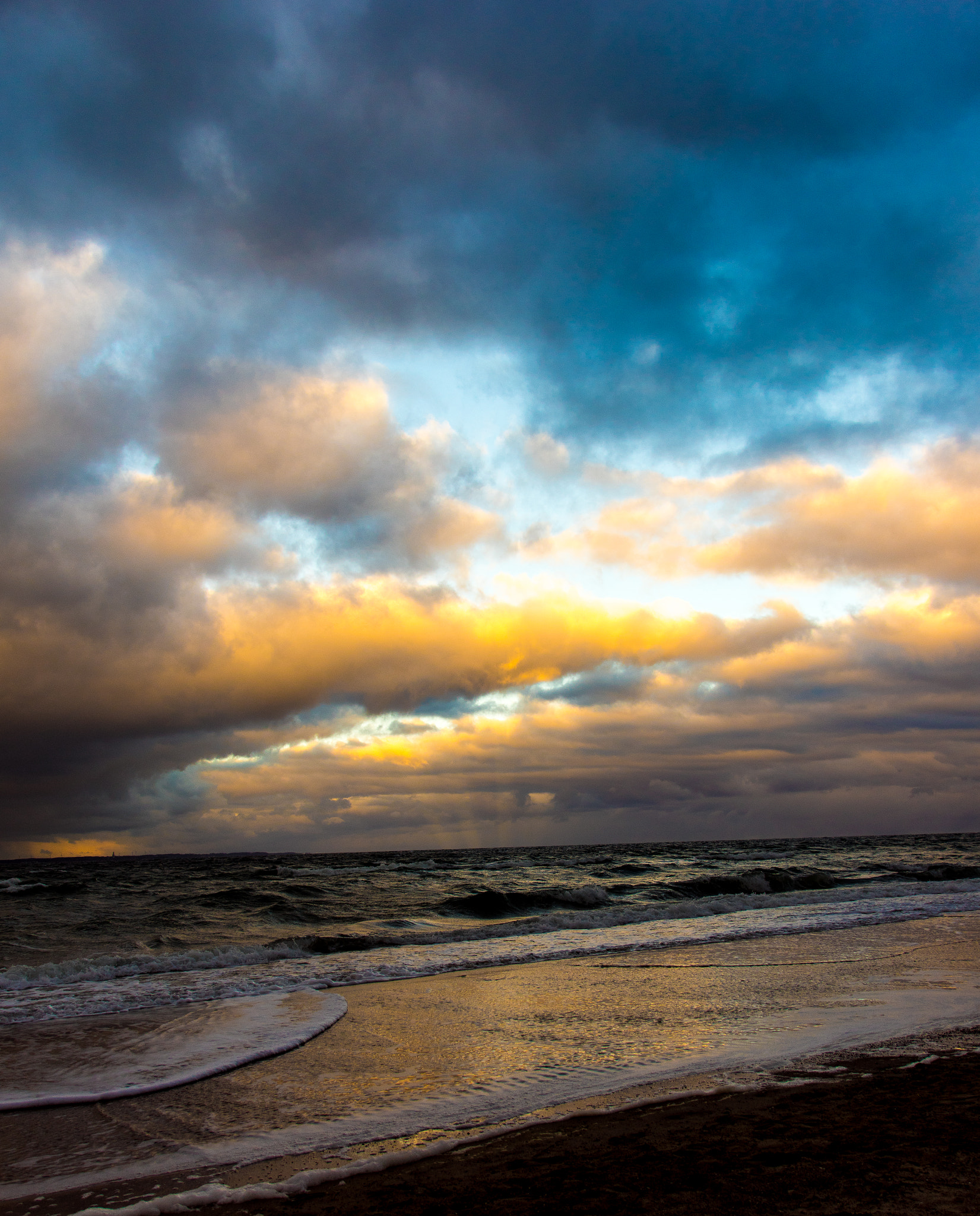 Tamron AF 28-105mm F4-5.6 [IF] sample photo. Windy & cloudy photography
