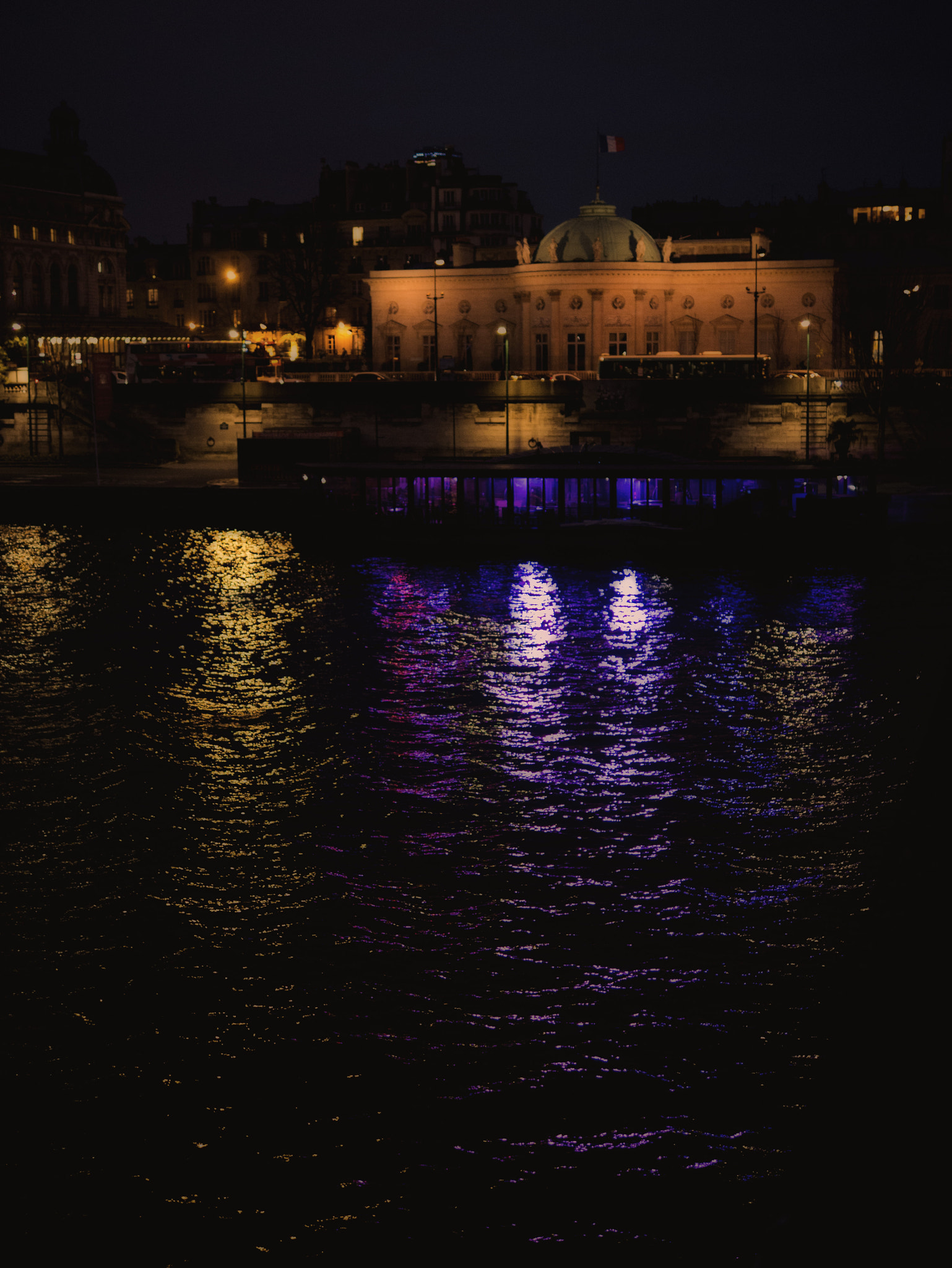 Panasonic Leica DG Summilux 25mm F1.4 II ASPH sample photo. Reflections in front of musee d'orsay, paris photography
