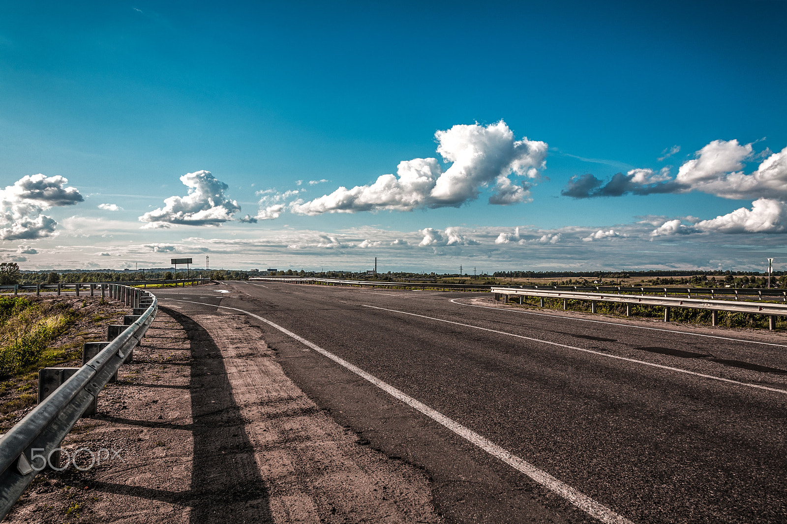 Canon EF 28-135mm F3.5-5.6 IS USM sample photo. Empty summer road photography