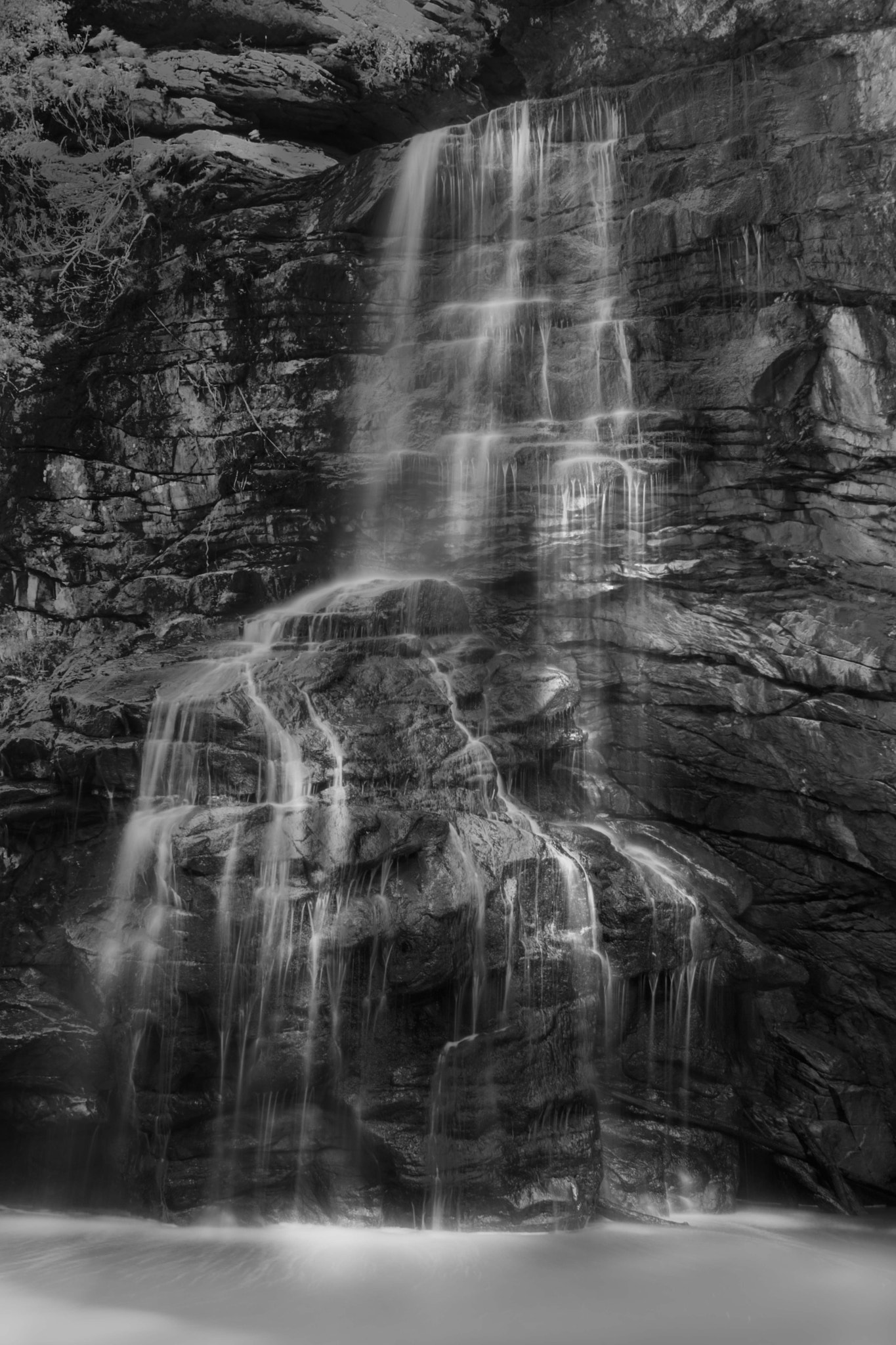Nikon D5200 + Nikon AF-S Nikkor 24-120mm F4G ED VR sample photo. Waterfall in black and white photography