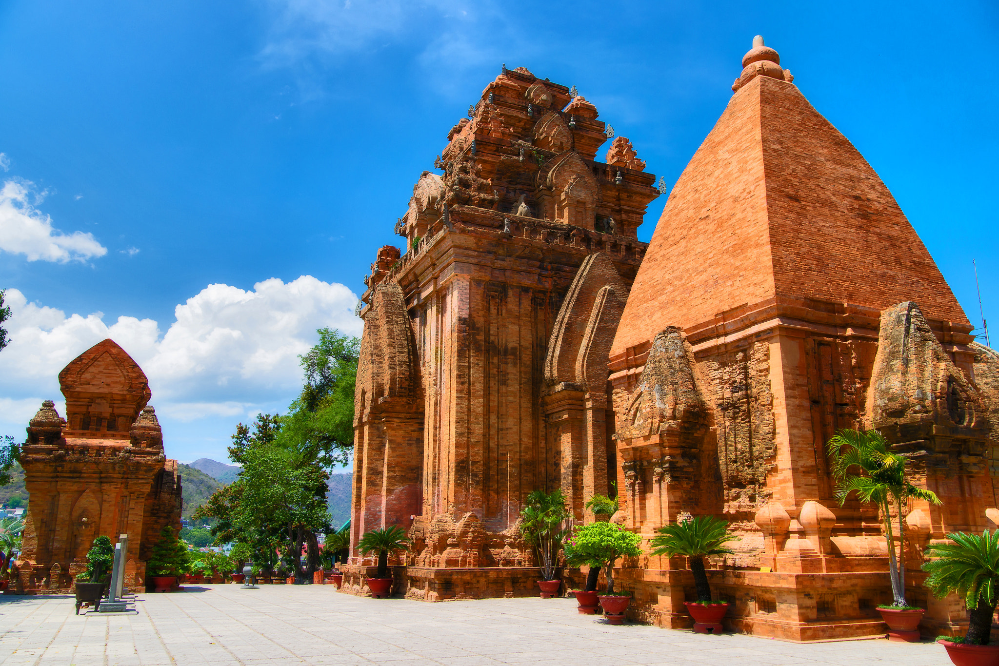 Sony Alpha DSLR-A850 sample photo. Towers po nagar in nha trang. photography