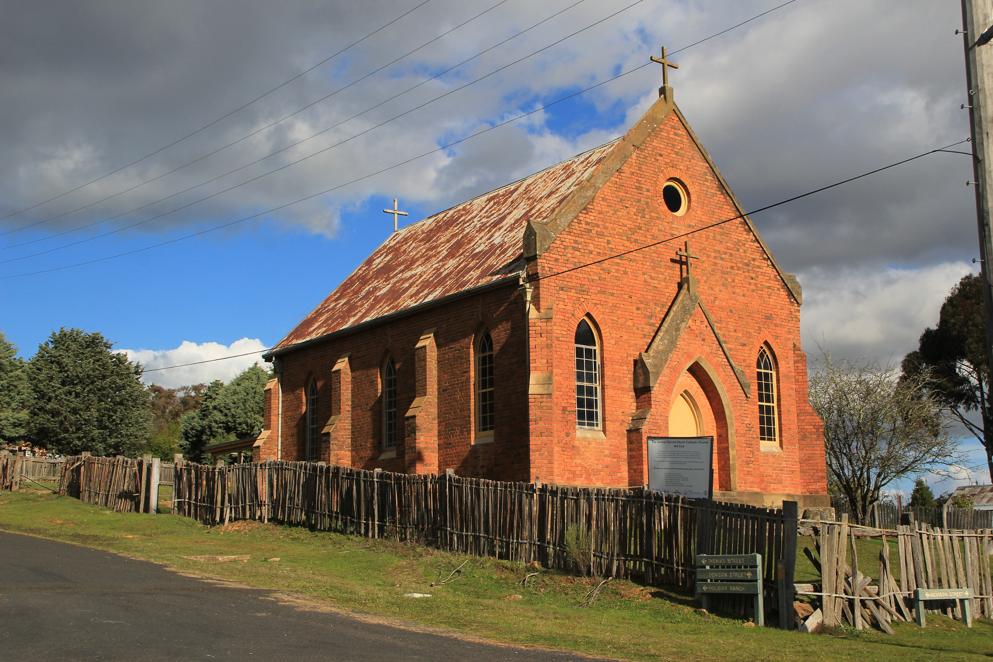 Canon EOS 60D sample photo. Old church photography