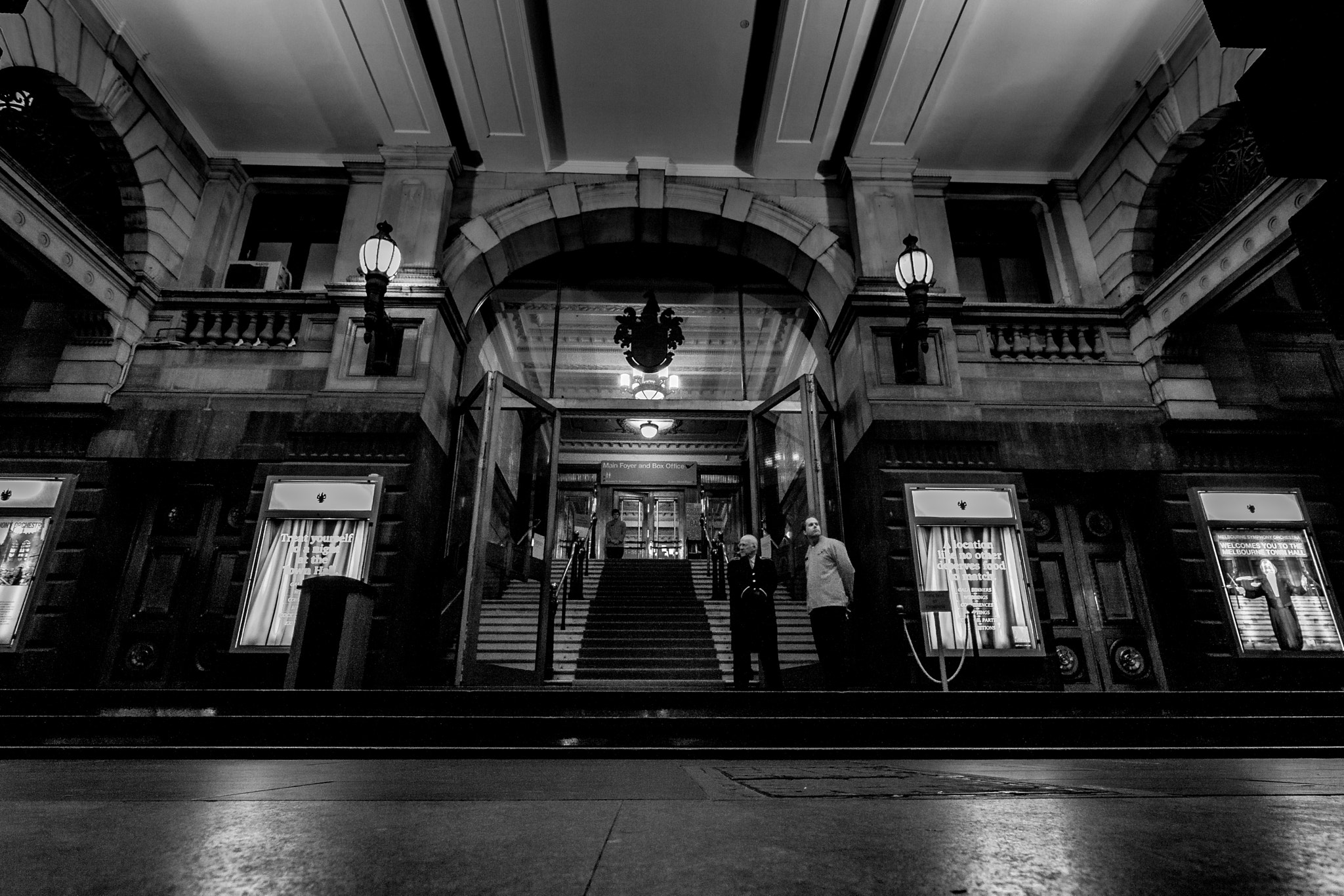 Canon EOS 50D + Tokina AT-X Pro 11-16mm F2.8 DX sample photo. Melbourne town hall photography