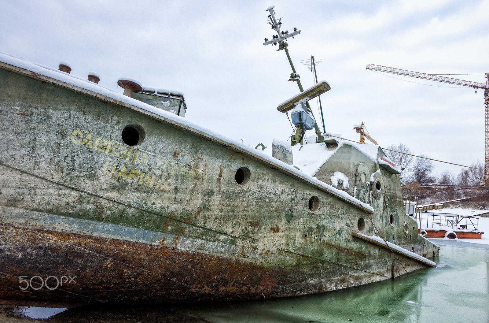 Canon EF-S 18-55mm F3.5-5.6 II sample photo. Frozen boat photography