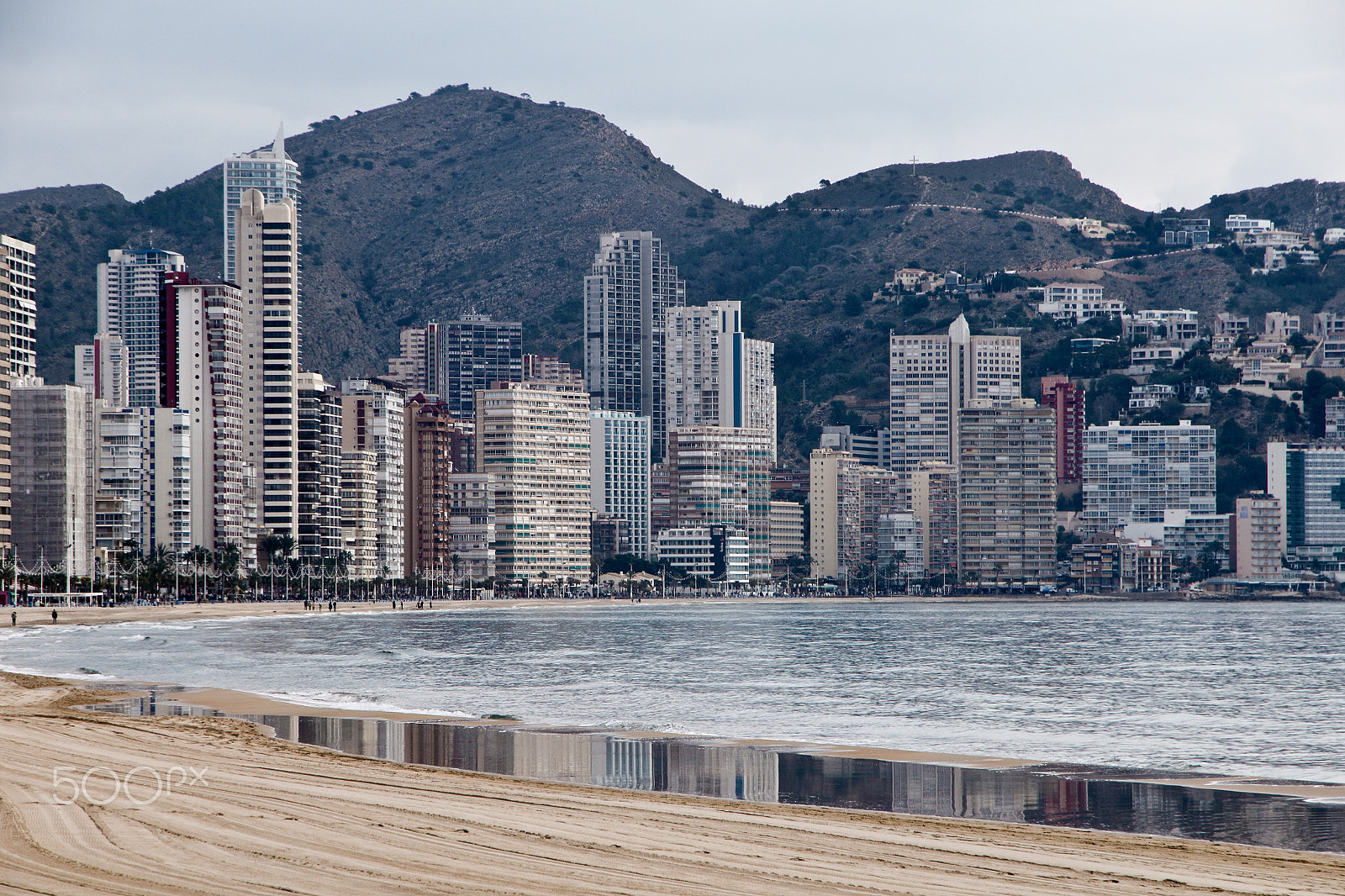 Canon EOS 1200D (EOS Rebel T5 / EOS Kiss X70 / EOS Hi) sample photo. Benidorm in december photography