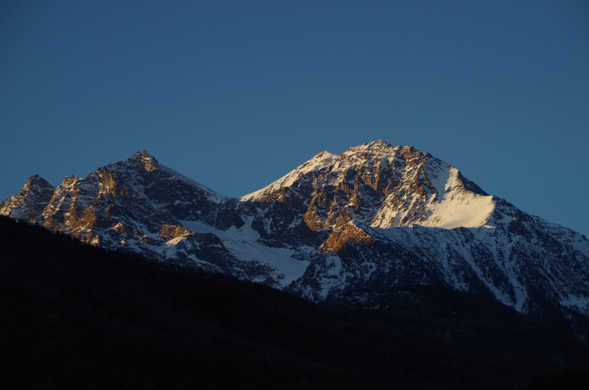 Tamron AF 18-200mm F3.5-6.3 XR Di II LD Aspherical (IF) Macro sample photo. Mountains  photography