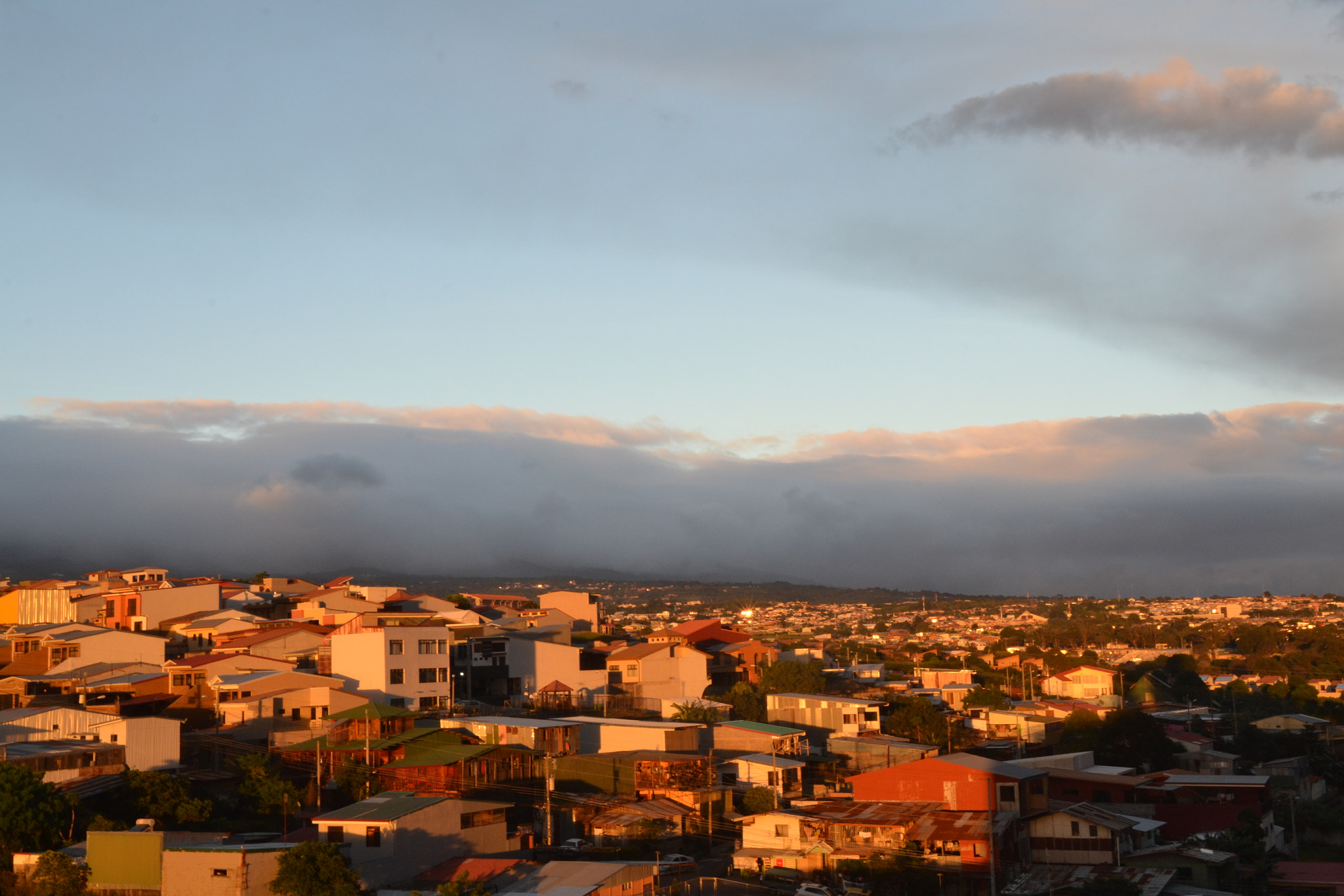 Nikon D3100 + Sigma 18-50mm F2.8-4.5 DC OS HSM sample photo. Sunset light on heredia (costa rica) photography