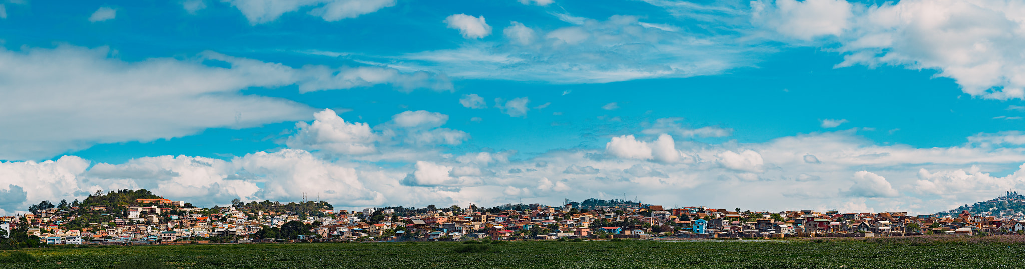 Sony a7S II + Sony Vario Tessar T* FE 24-70mm F4 ZA OSS sample photo. Antananarivo, madagascar photography