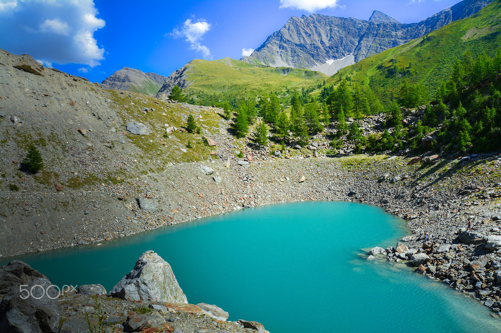 Nikon D5200 + Tamron SP AF 17-50mm F2.8 XR Di II LD Aspherical (IF) sample photo. Heart shaped lake photography