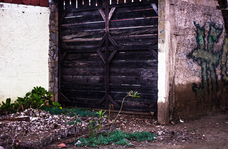 Nikon D7100 + Sigma 50mm F1.4 EX DG HSM sample photo. Cualquier puerta no es.!! photography
