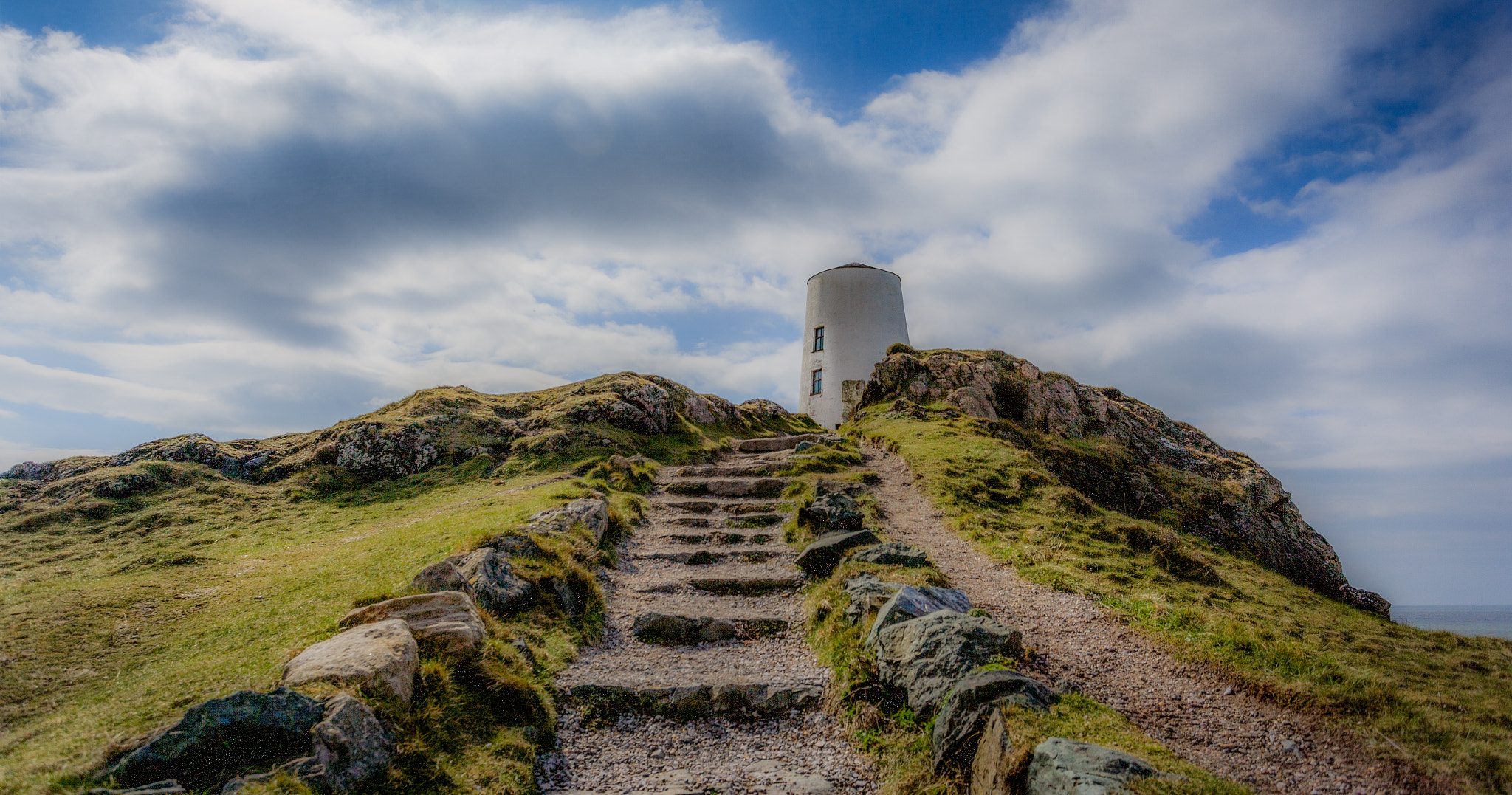 Canon EOS-1Ds Mark II sample photo. Llanddwyn island lighthouse photography