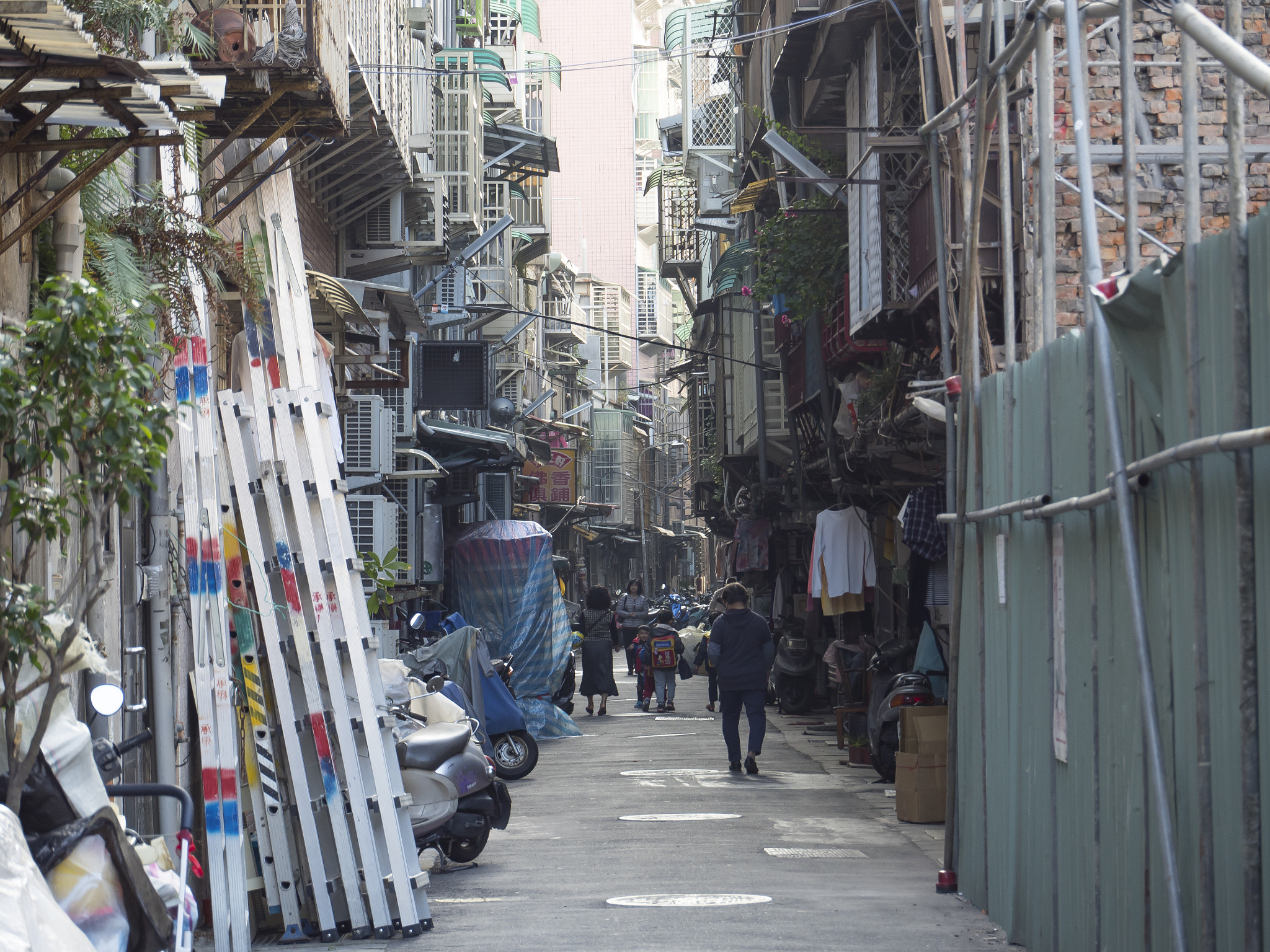 LUMIX G VARIO 35-100/F4.0-5.6 sample photo. 三重巷景 street view of sanchung photography