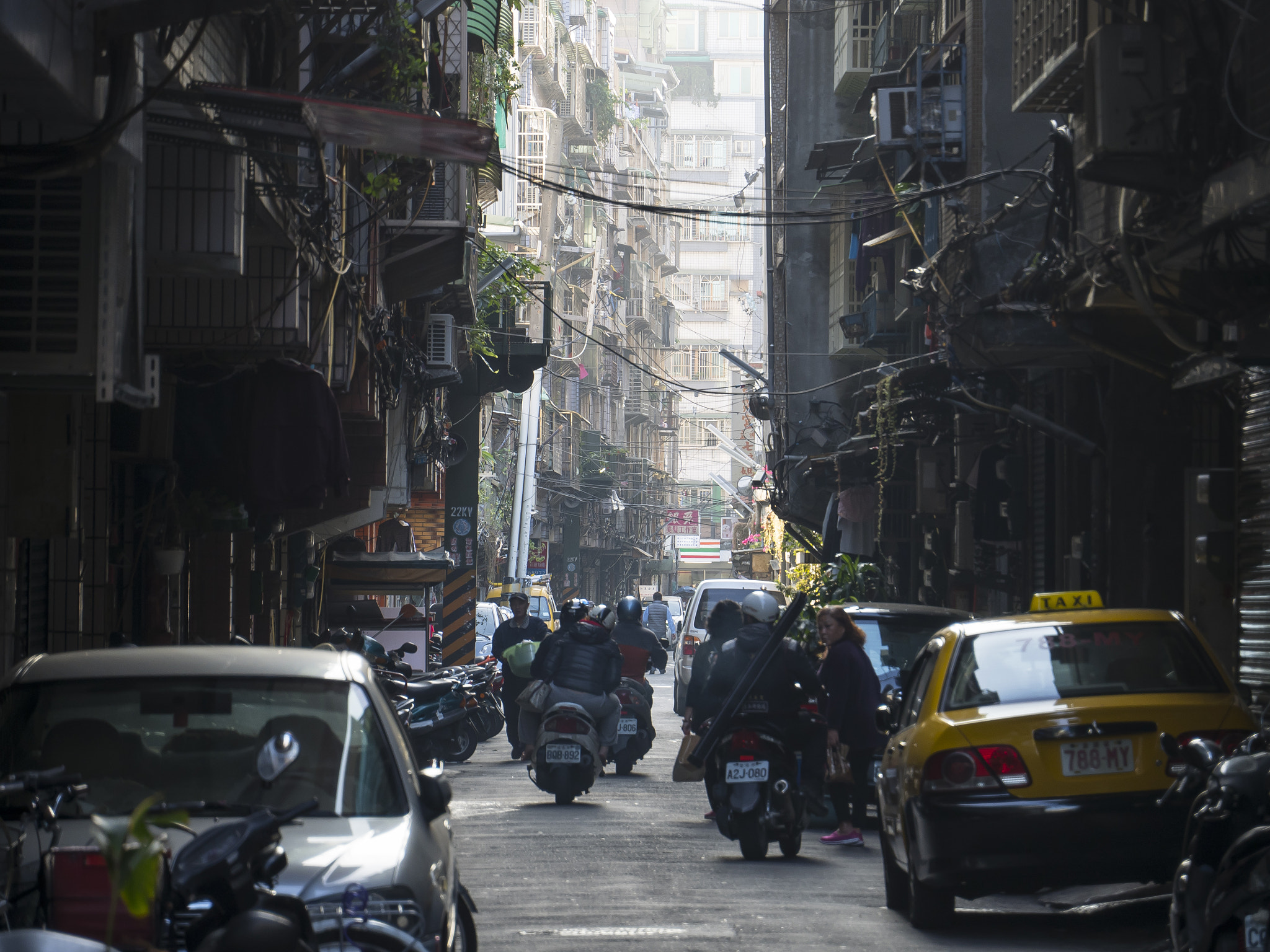 LUMIX G VARIO 35-100/F4.0-5.6 sample photo. 三重巷景 street view of sanchung photography