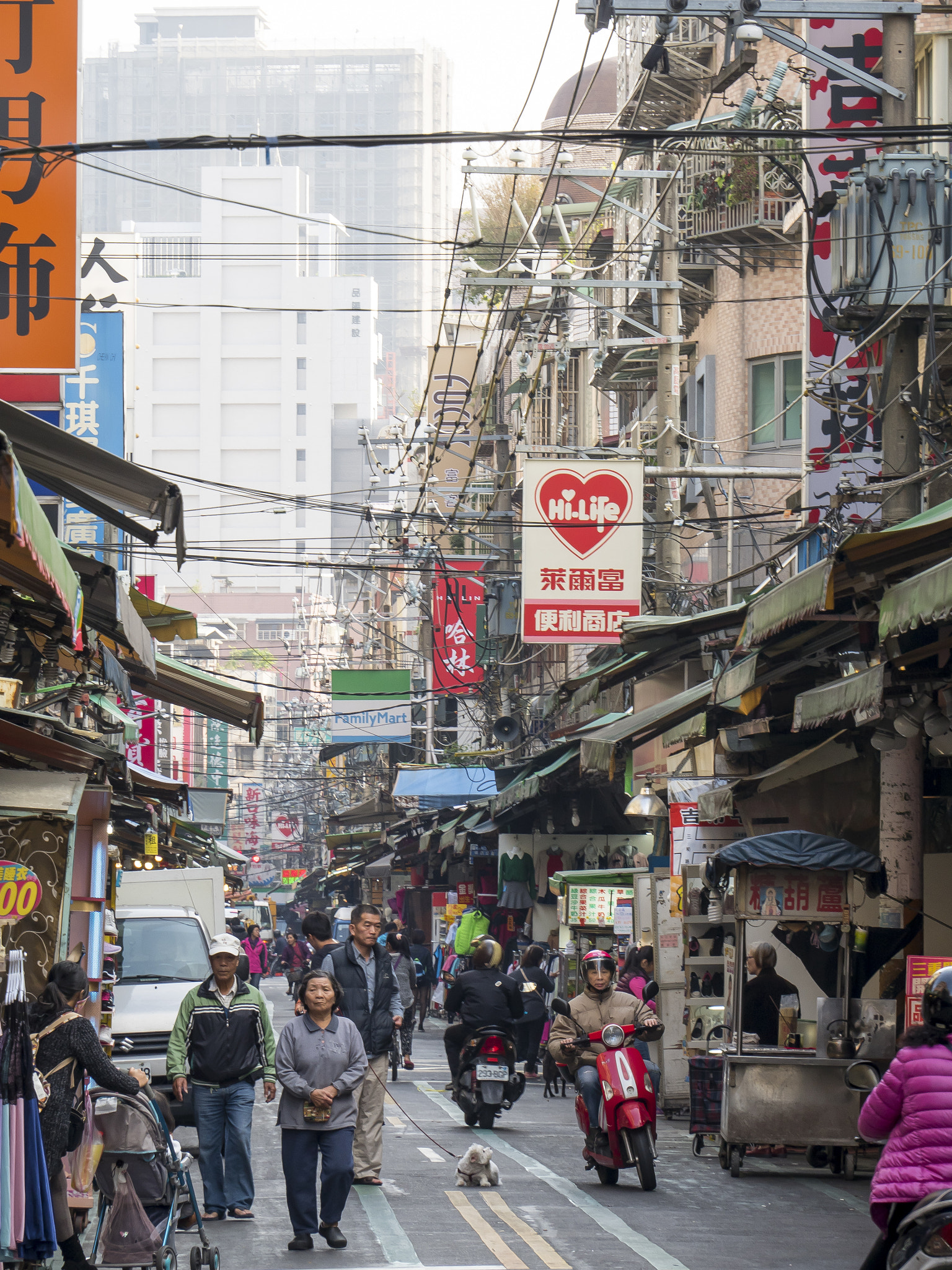 LUMIX G VARIO 35-100/F4.0-5.6 sample photo. 三重巷景 street view of sanchung photography