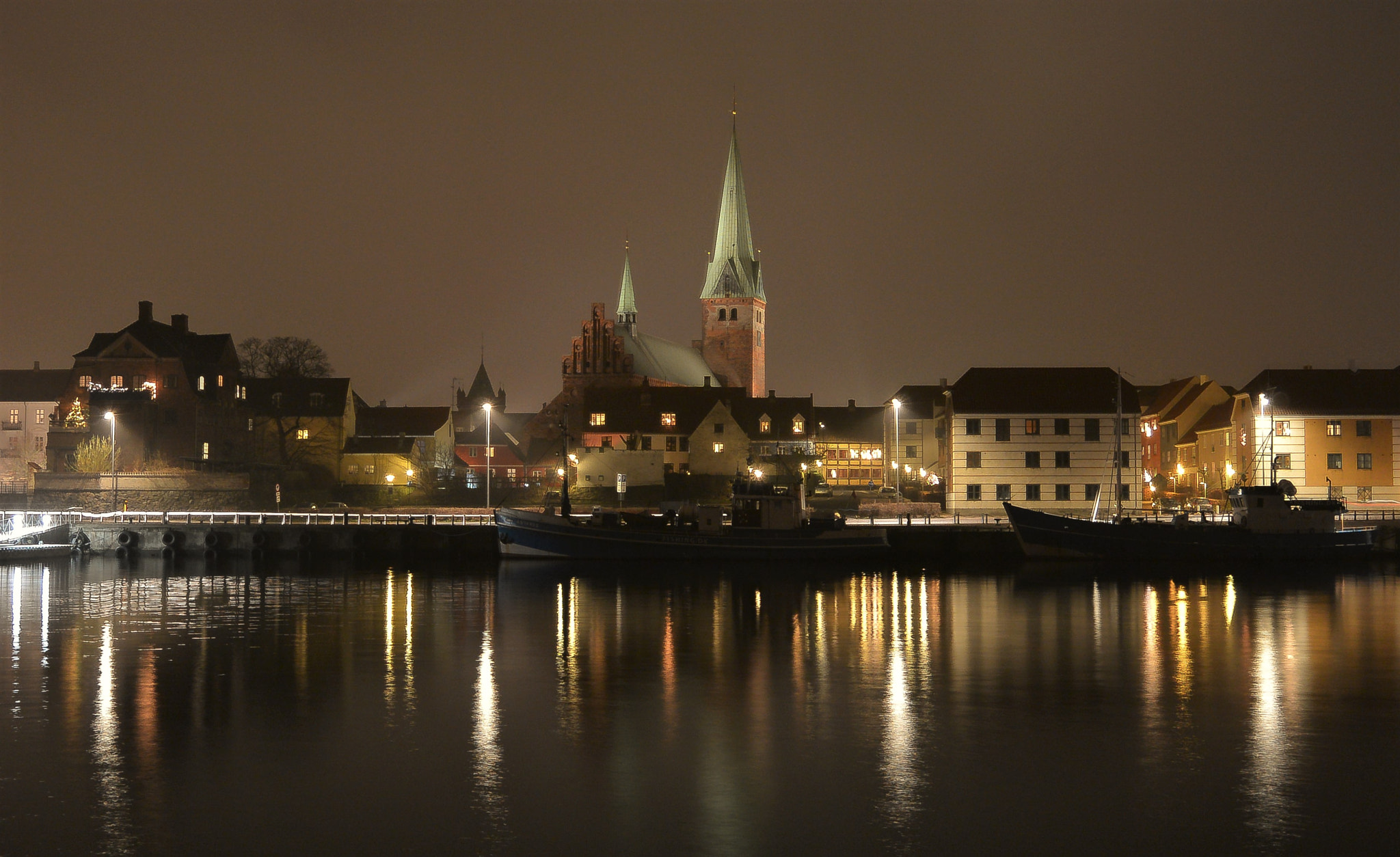 Nikon 1 Nikkor 11-27.5mm F3.5-5.6 sample photo. The cathedral... photography
