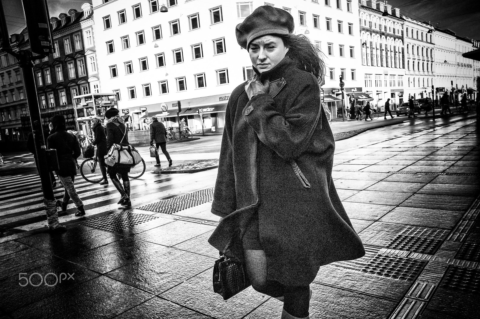 Fujifilm X-Pro2 + Fujifilm XF 18mm F2 R sample photo. Images on the run... photography