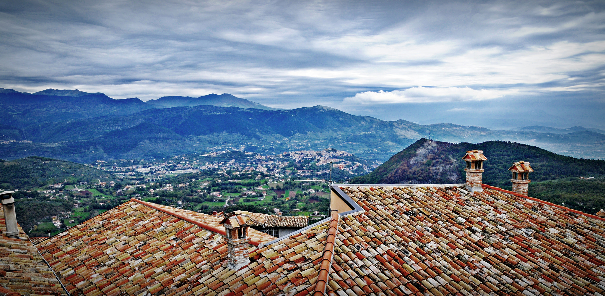 Nikon D300 + Sigma 17-70mm F2.8-4.5 DC Macro Asp. IF sample photo. Fumone, italy photography