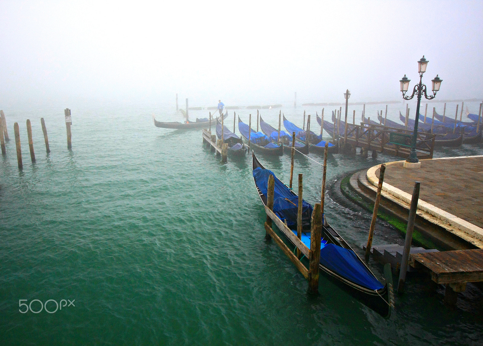 Canon EOS 40D sample photo. Foggy venetian gondolas photography