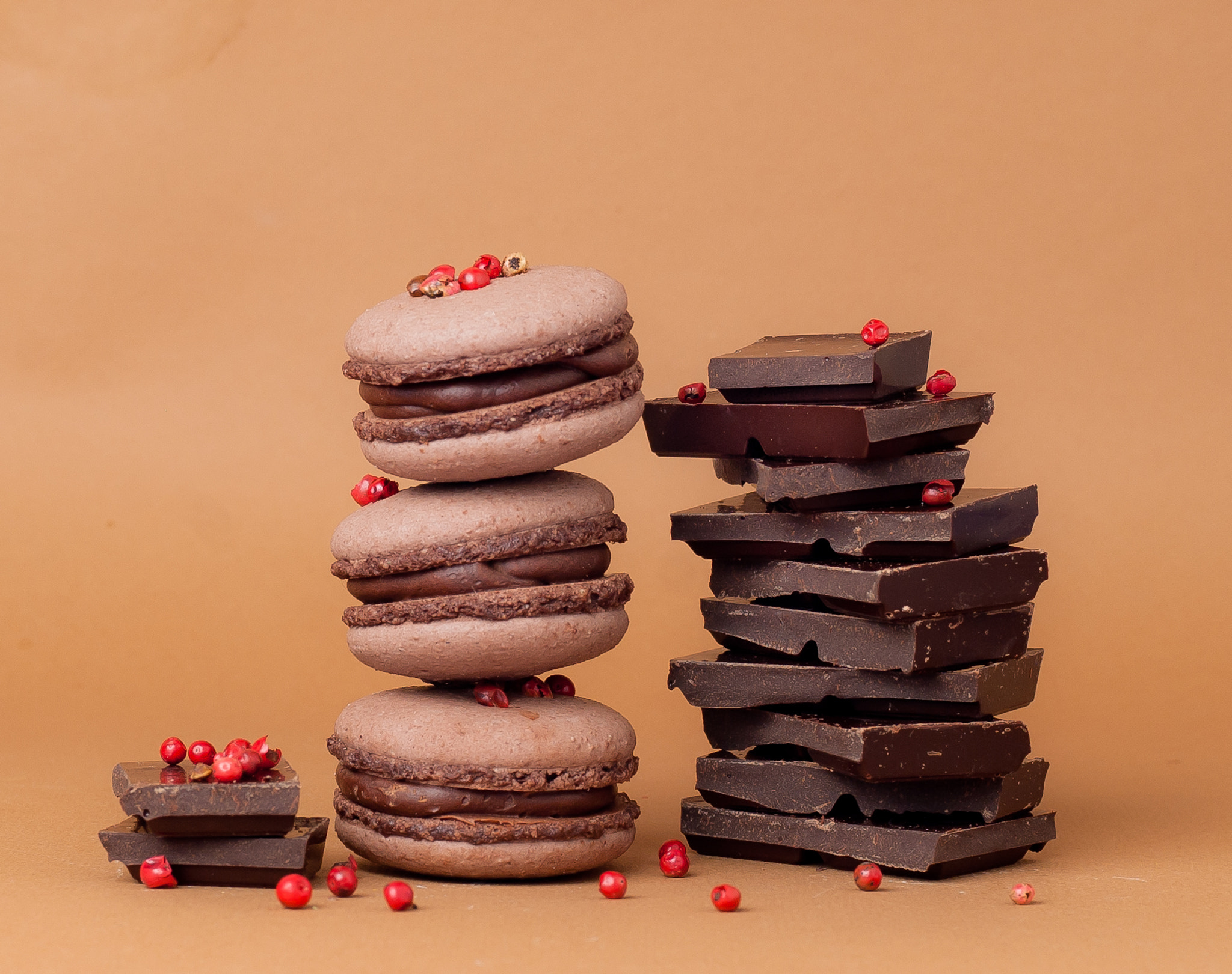 Nikon D200 + Nikon AF Nikkor 50mm F1.4D sample photo. Pepper and chocolate macarons photography