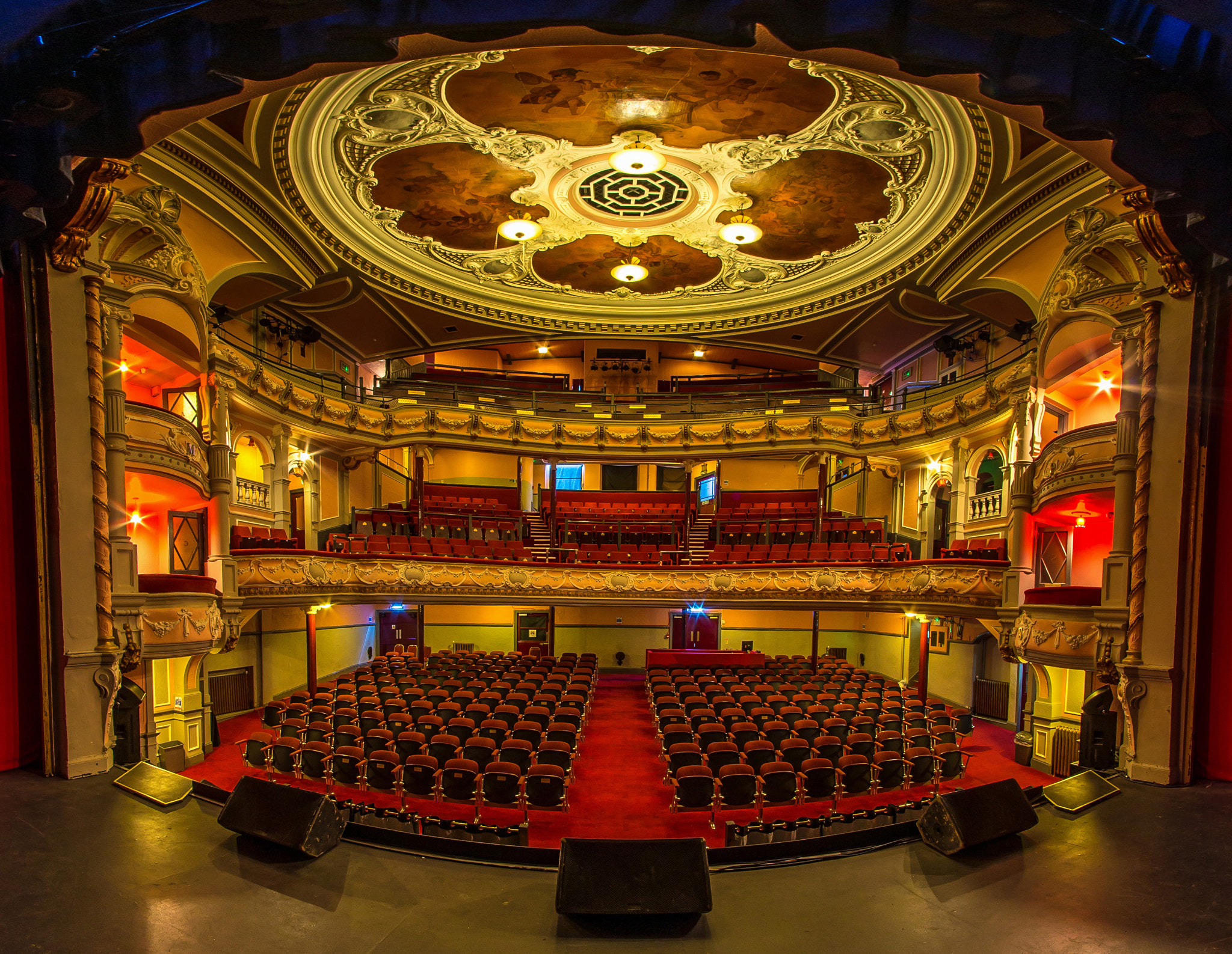 Nikon D610 + Samyang 8mm F3.5 Aspherical IF MC Fisheye sample photo. Stage view photography
