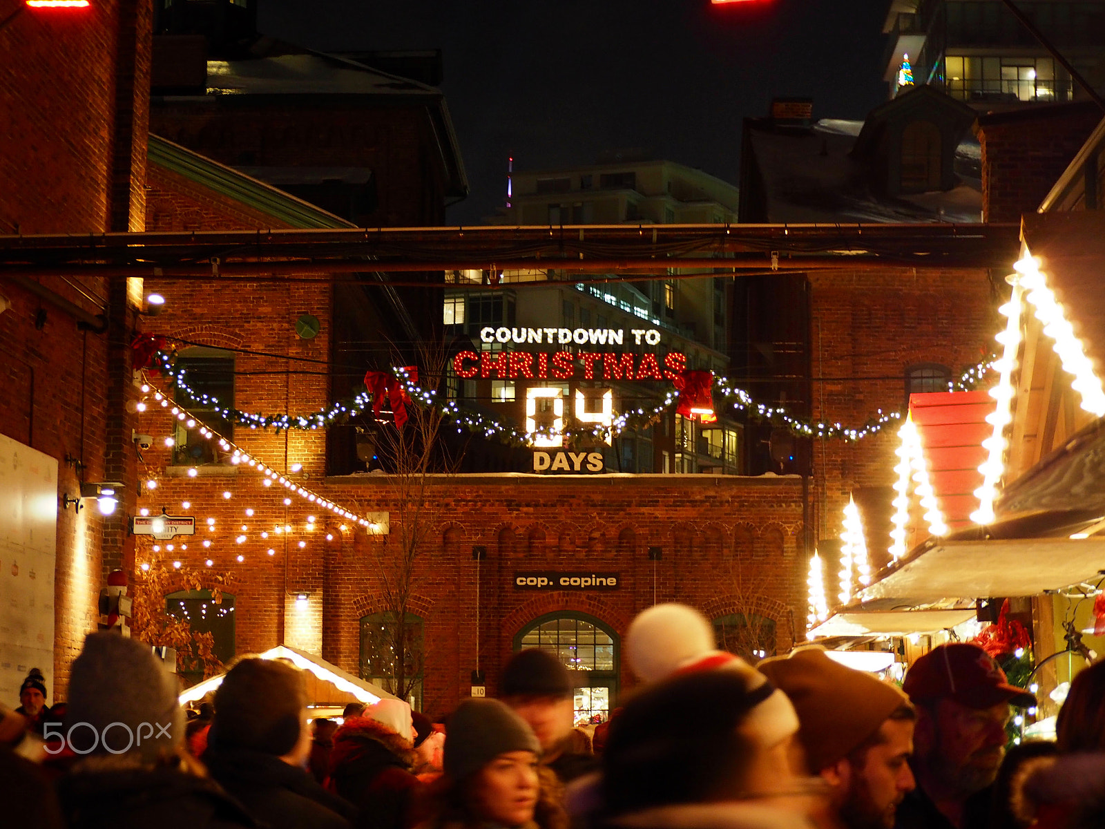 Olympus OM-D E-M5 II sample photo. Toronto christmas market photography