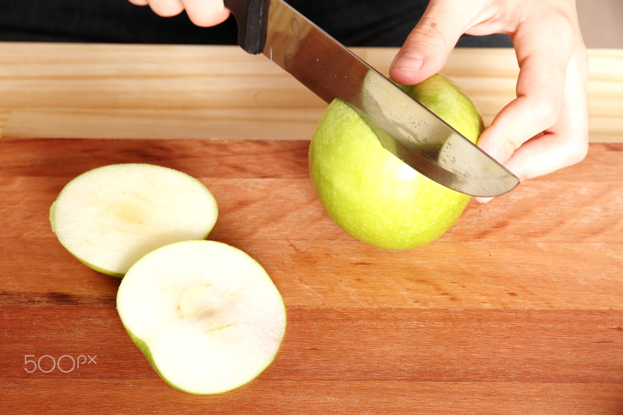 Cutting a Apple