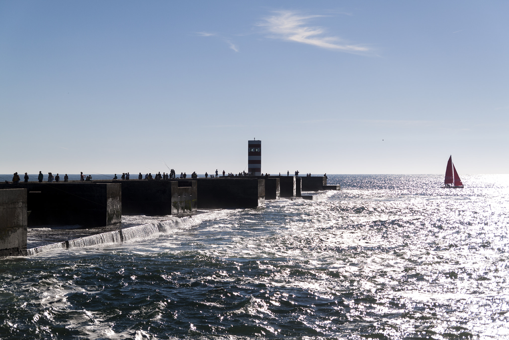 Tamron SP AF 17-50mm F2.8 XR Di II LD Aspherical (IF) sample photo. Lighthouse and boat photography
