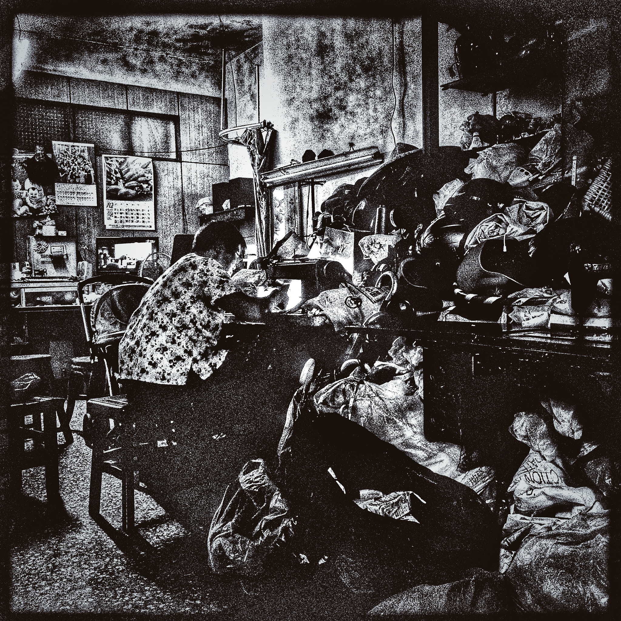 Hipstamatic 322 sample photo. 老了，還能多做點什麼呢？… photography