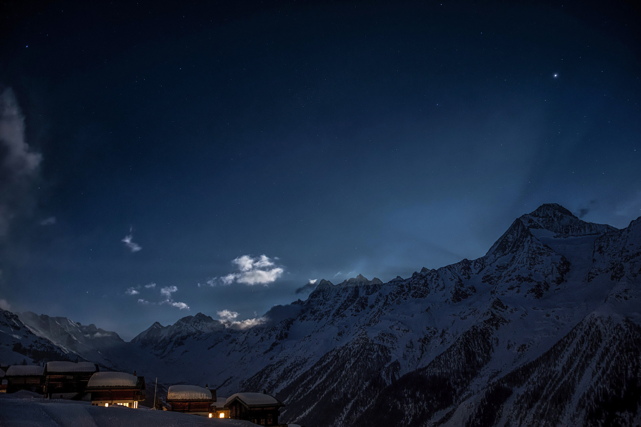 Nikon D5300 + Sigma 18-35mm F1.8 DC HSM Art sample photo. Awaiting the full moon photography