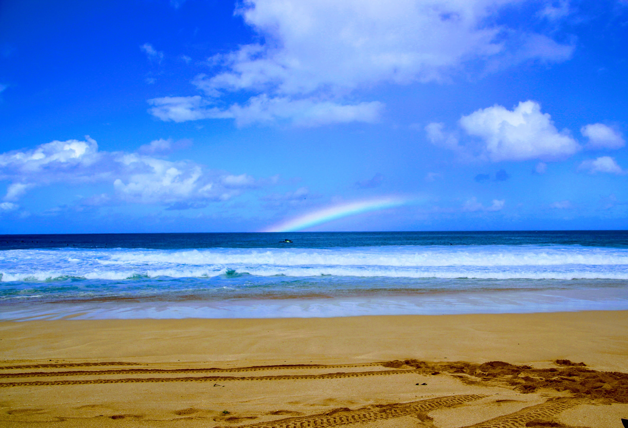 Canon EOS 700D (EOS Rebel T5i / EOS Kiss X7i) sample photo. Rainbow at bonzai pipeline photography